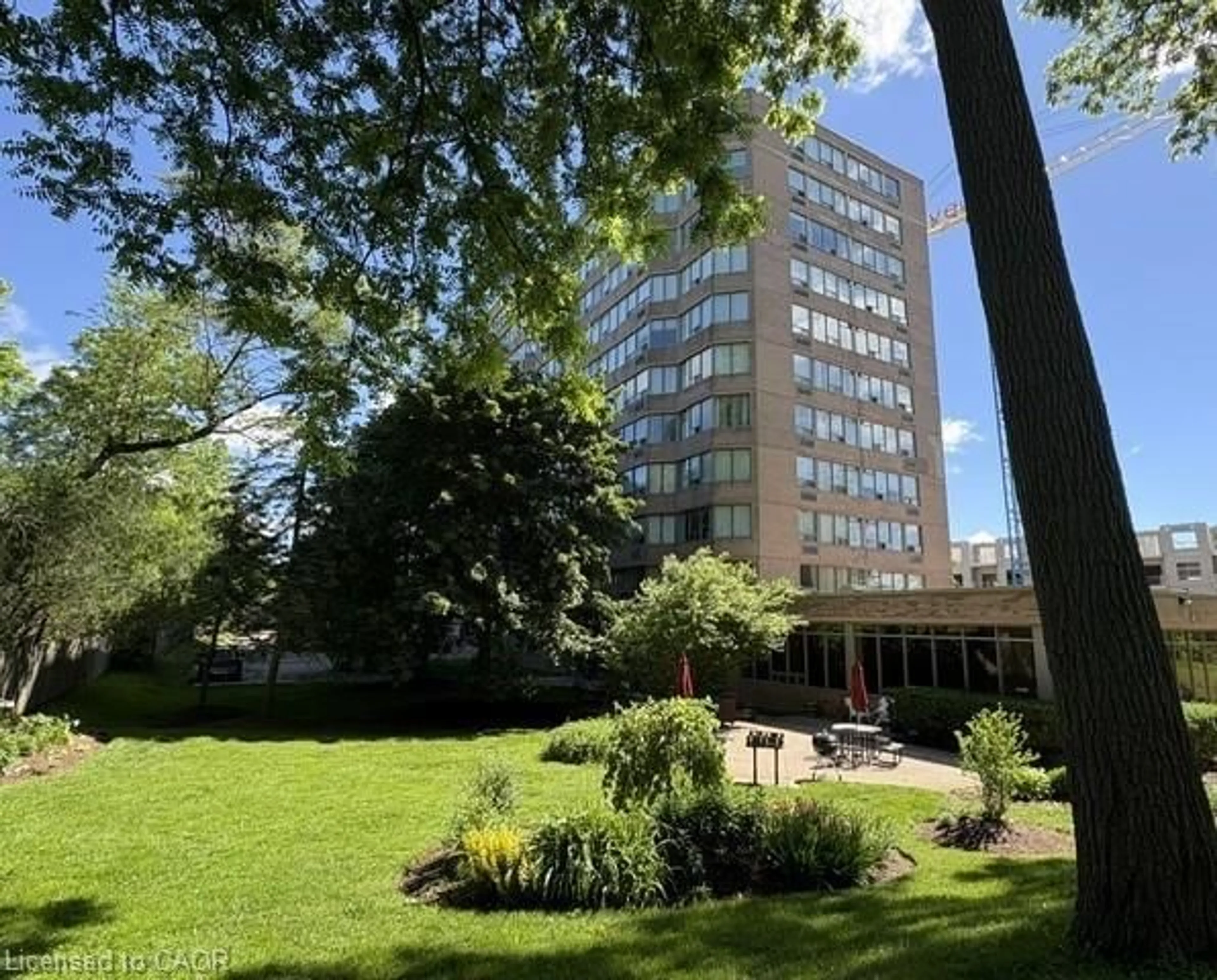 Patio, building for 3227 King St, Kitchener Ontario N2A 3Z9