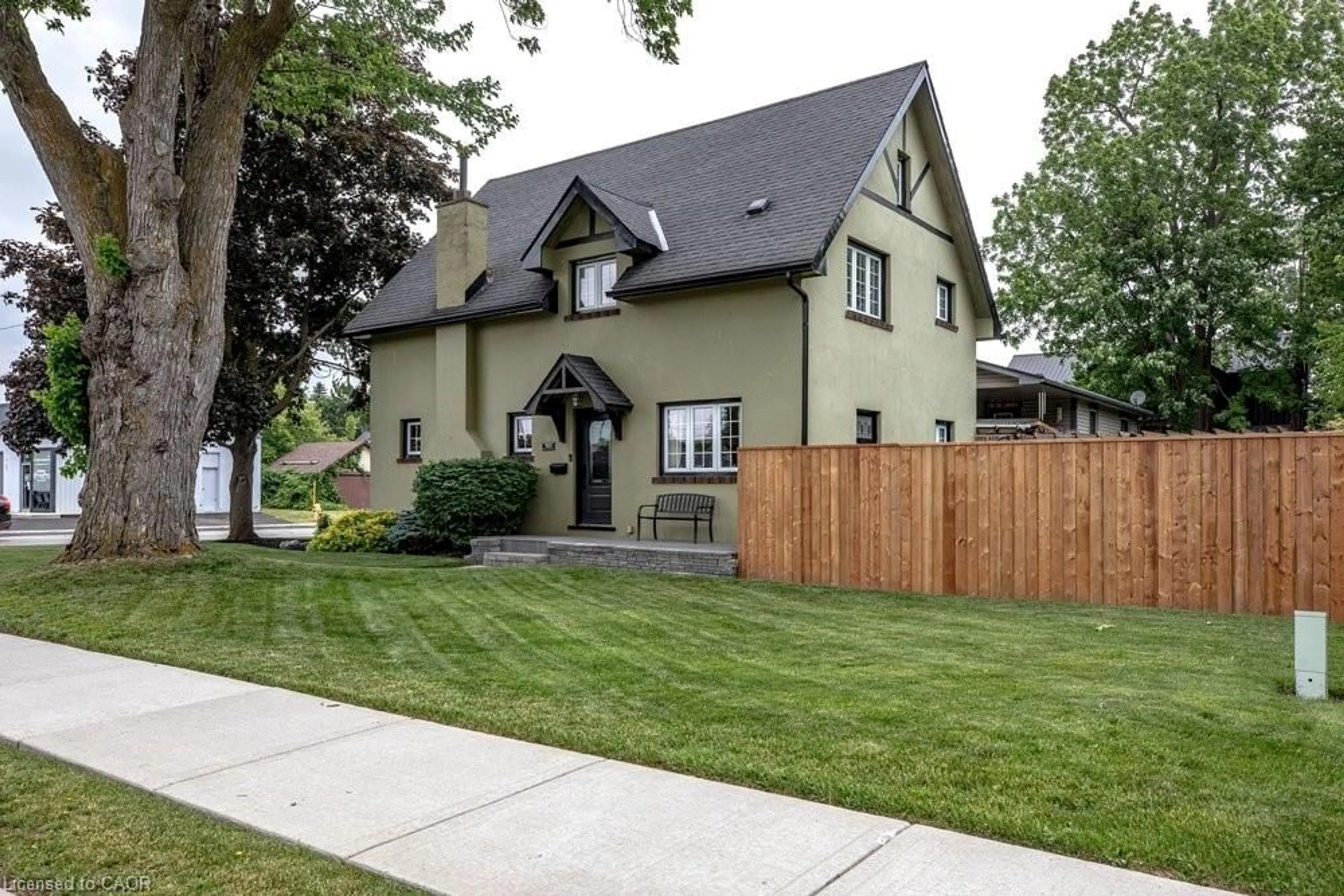 Unknown for 403 Broad St, Dunnville Ontario N1A 1G6