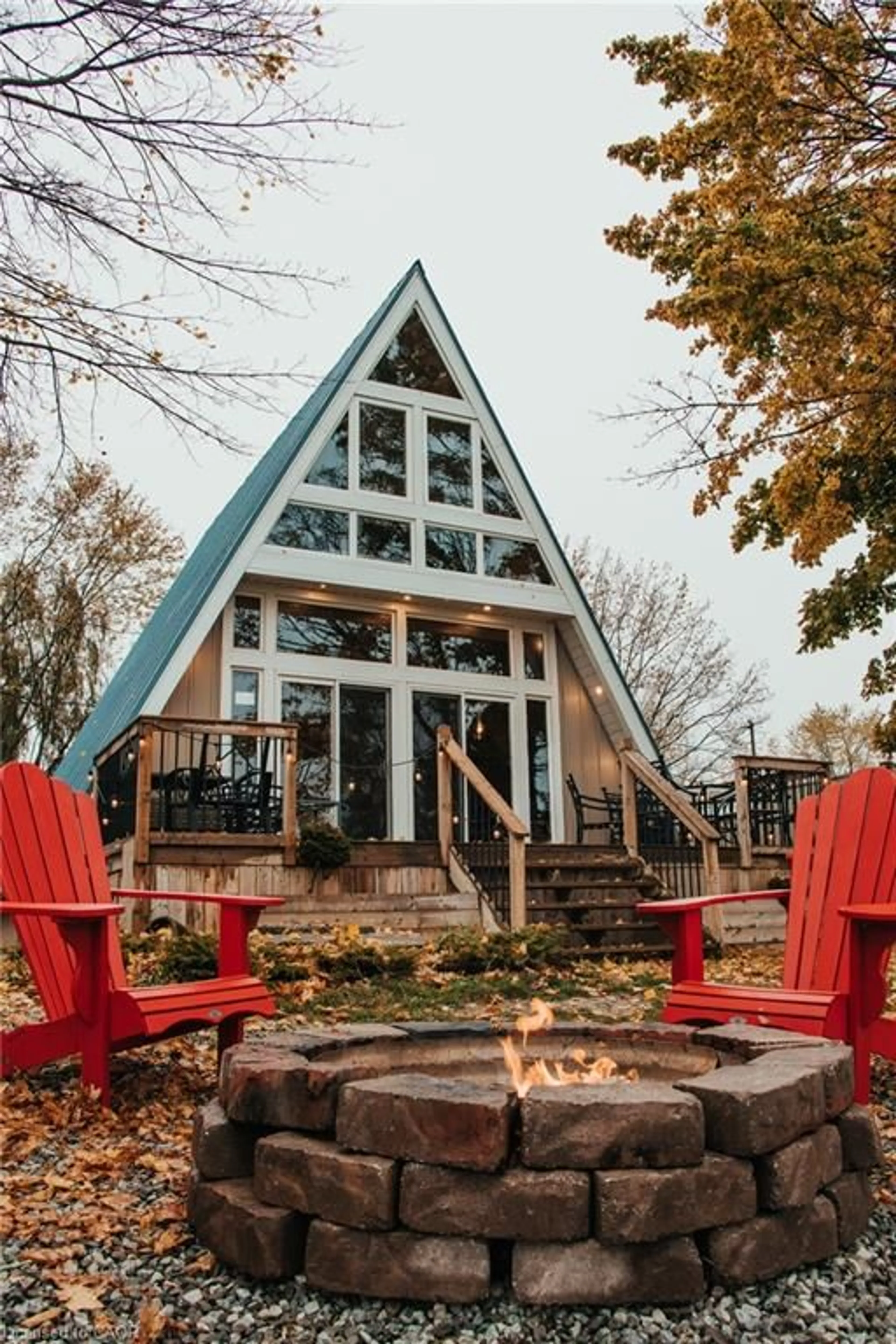 Patio, mountain view for 25 Derner Line, Dunnville Ontario N0A 1K0