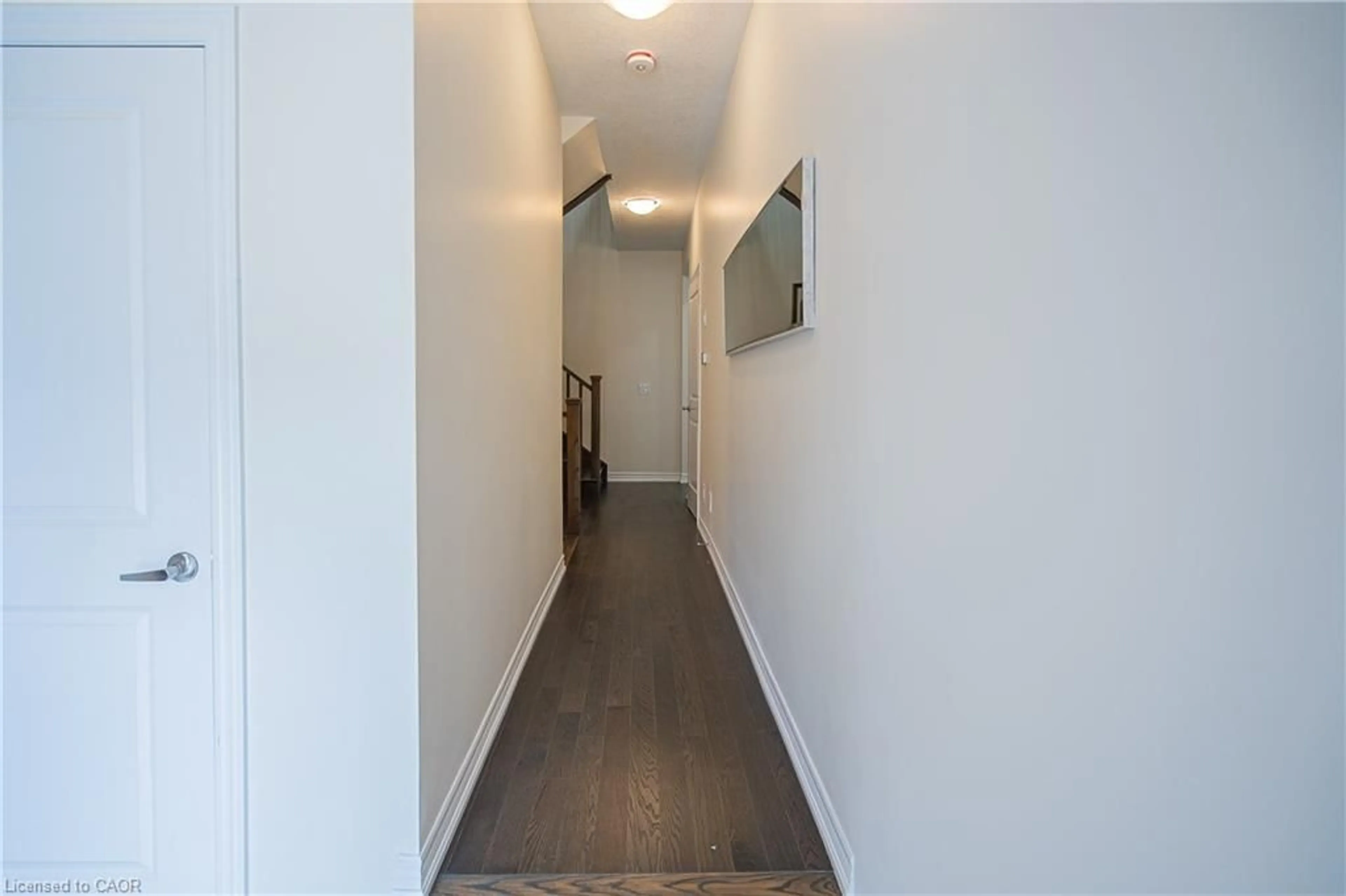 Indoor foyer for 225 Broadacre Dr, Kitchener Ontario N2R 0S6
