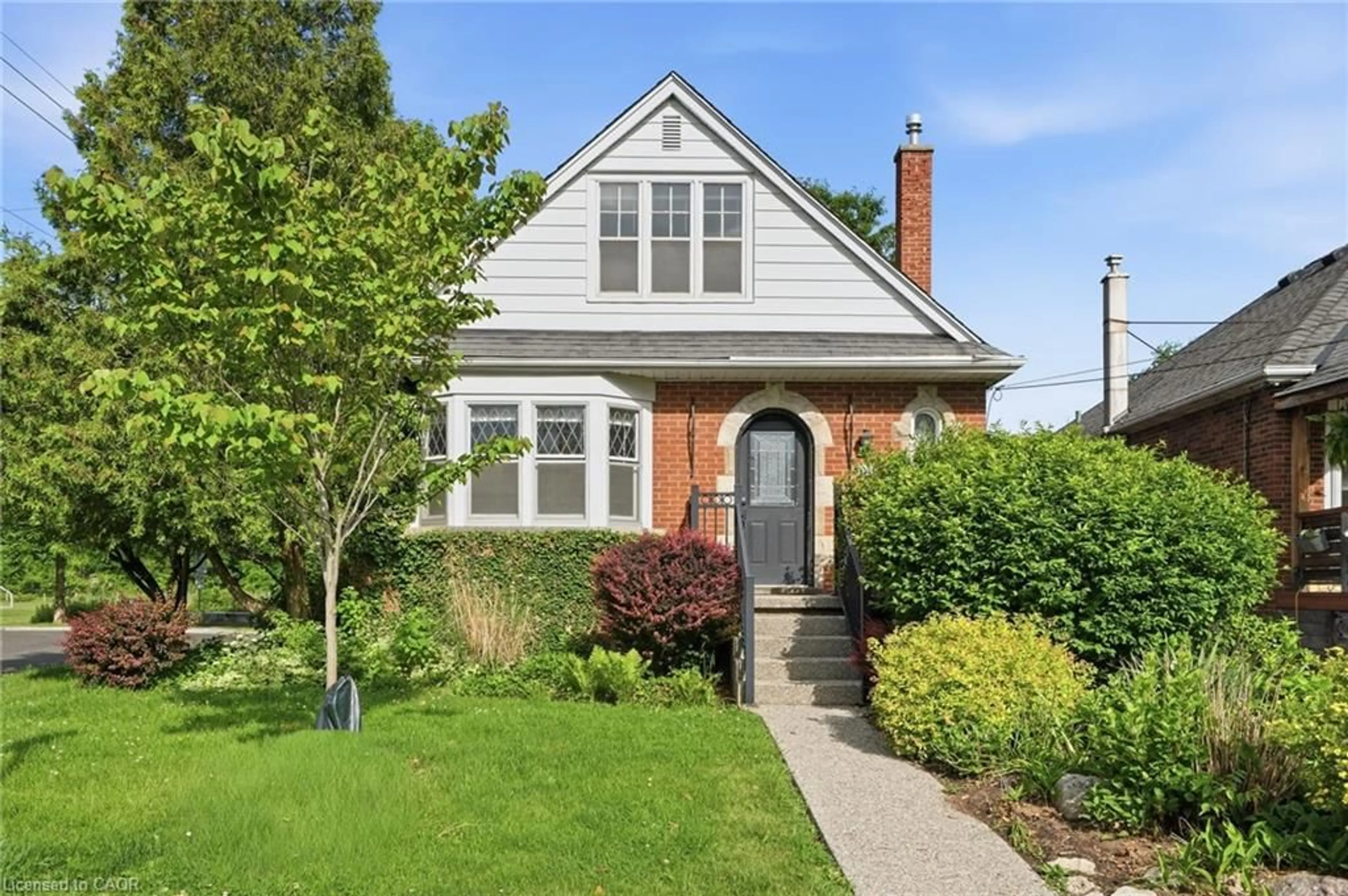 Home with brick exterior material, street for 153 Parkview Dr, Hamilton Ontario L8S 3Y4