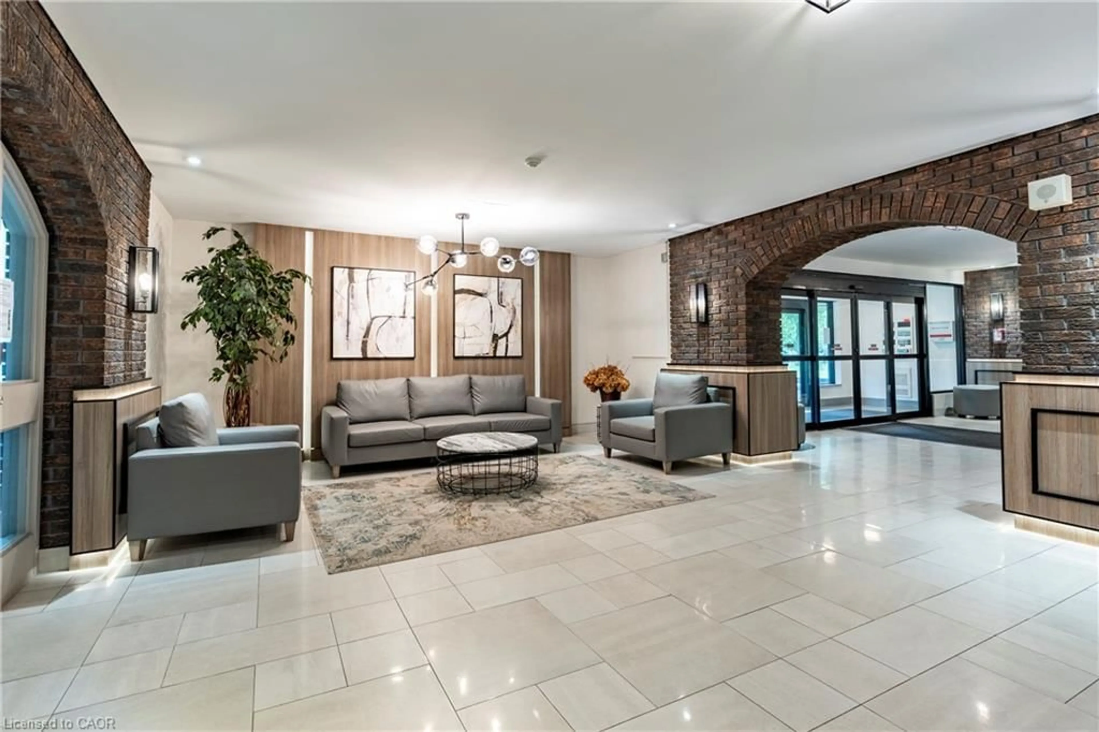 Lobby for 966 Inverhouse Dr #802, Mississauga Ontario L5J 4B6