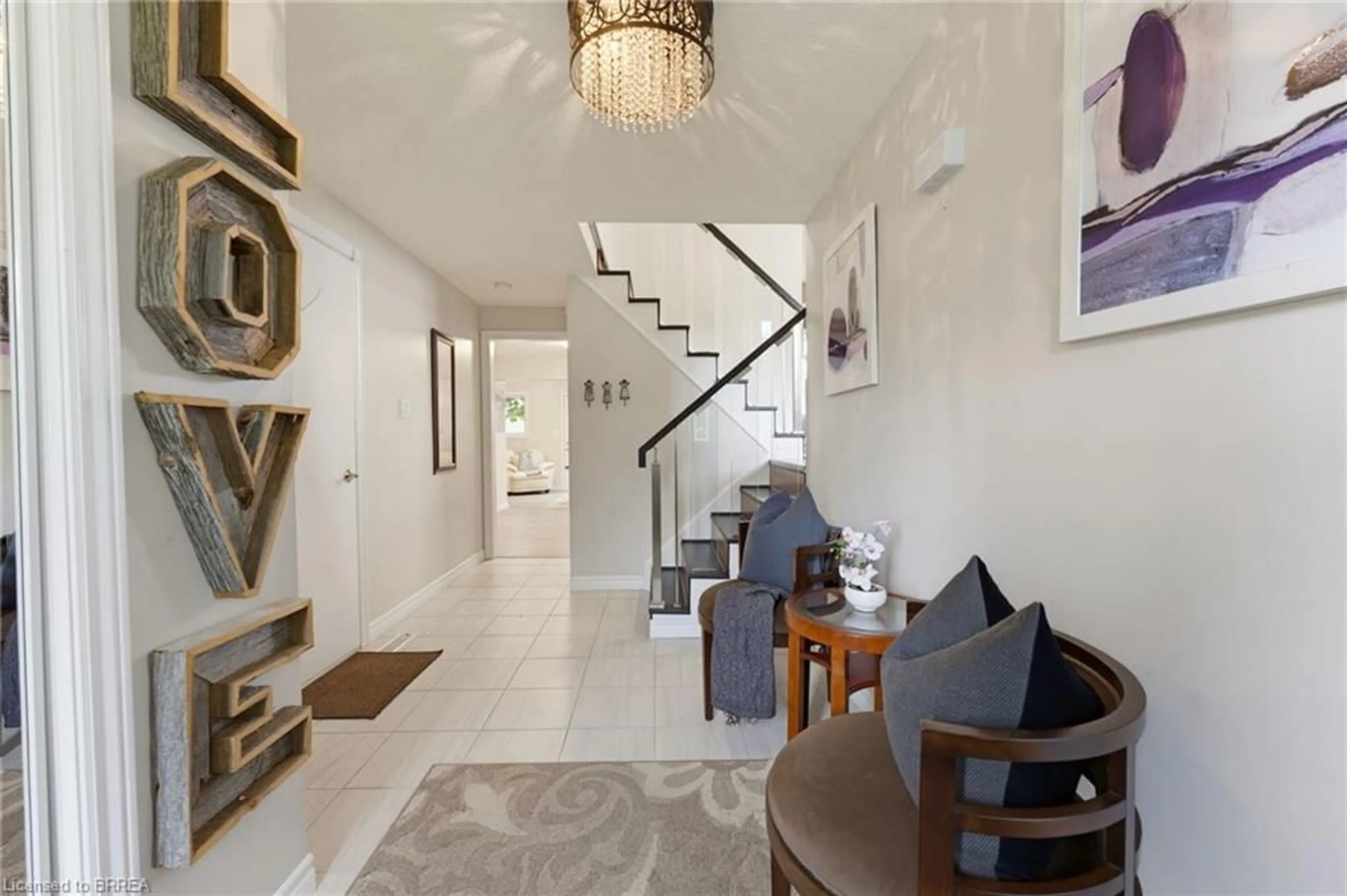 Indoor foyer for 9 Larkspur Lane, Paris Ontario N3L 3P2