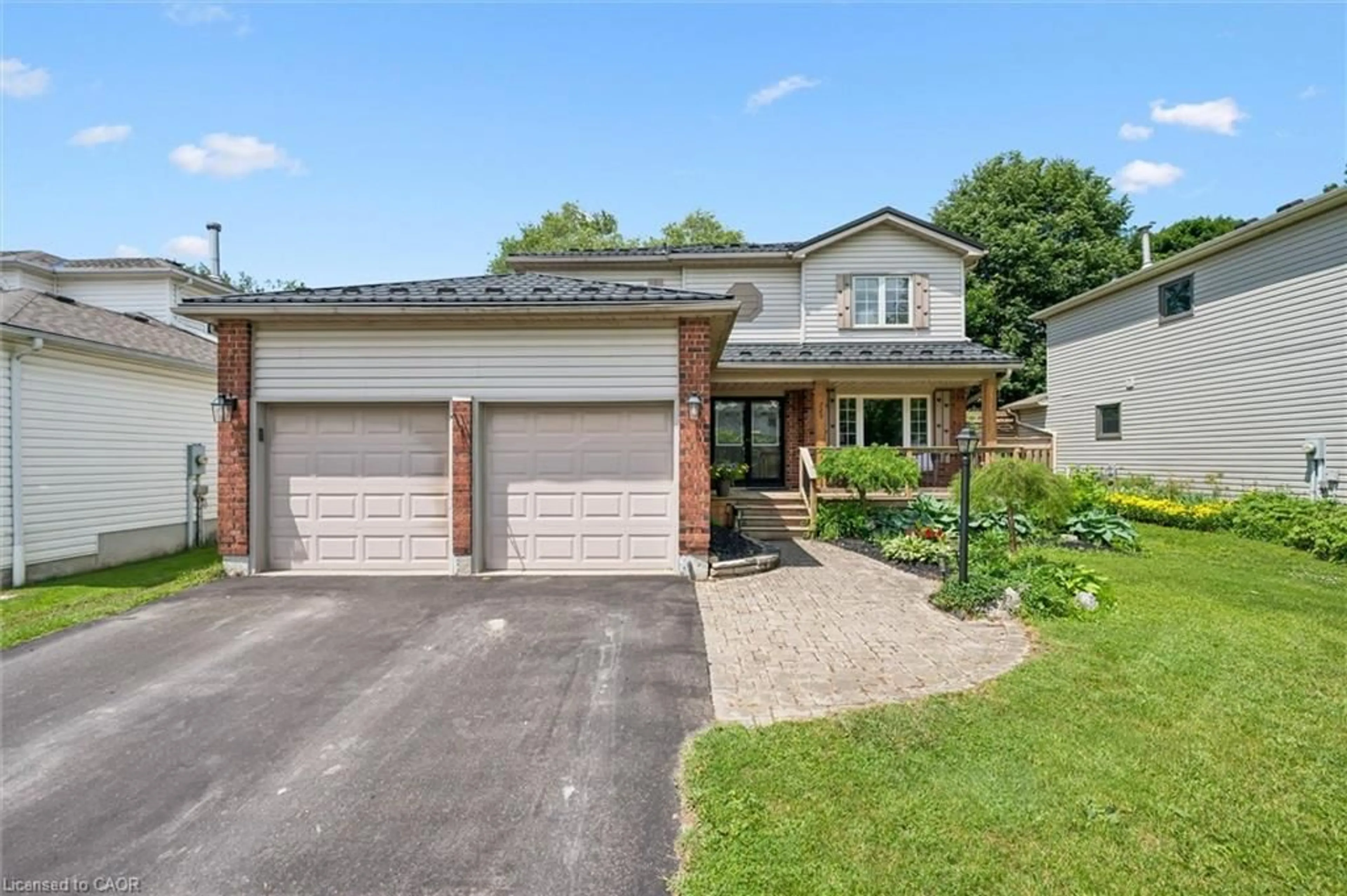 Home with brick exterior material, street for 729 Woodhill Dr, Fergus Ontario N1M 3M8