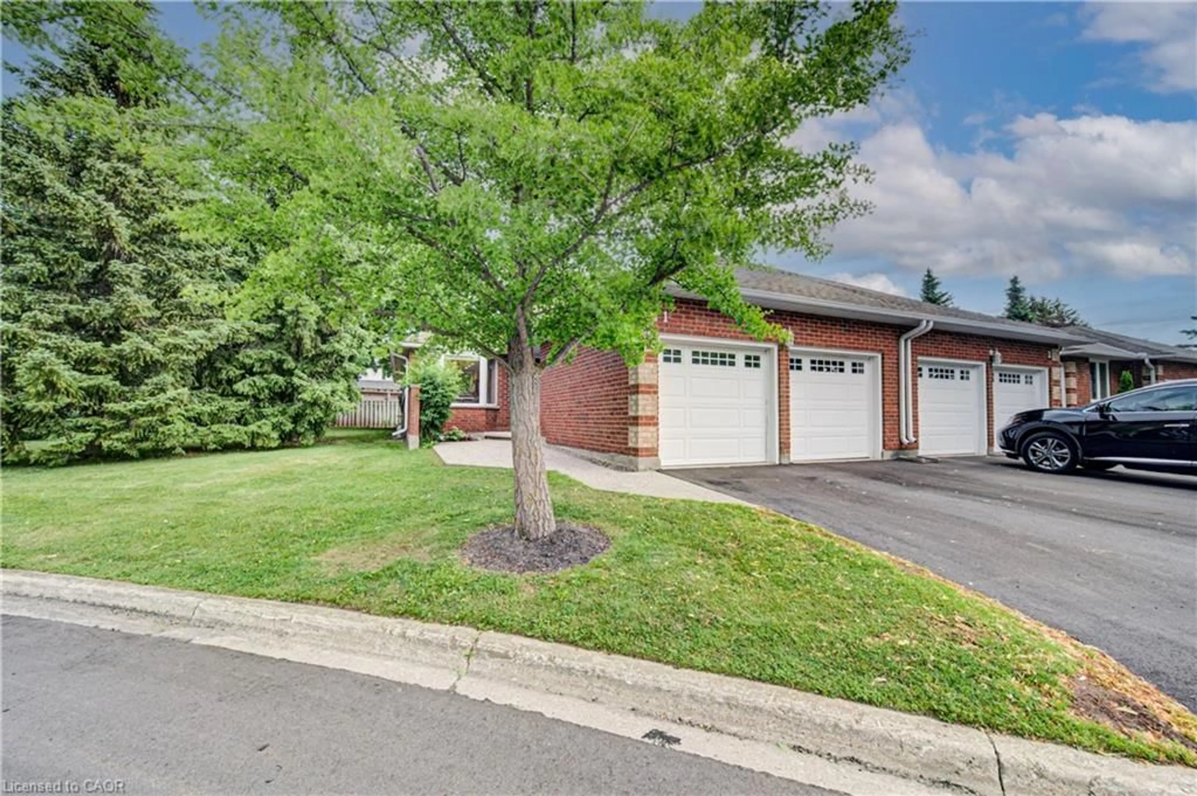 Home with brick exterior material, street for 71 Beasley Cres #1, Cambridge Ontario N1T 1P5