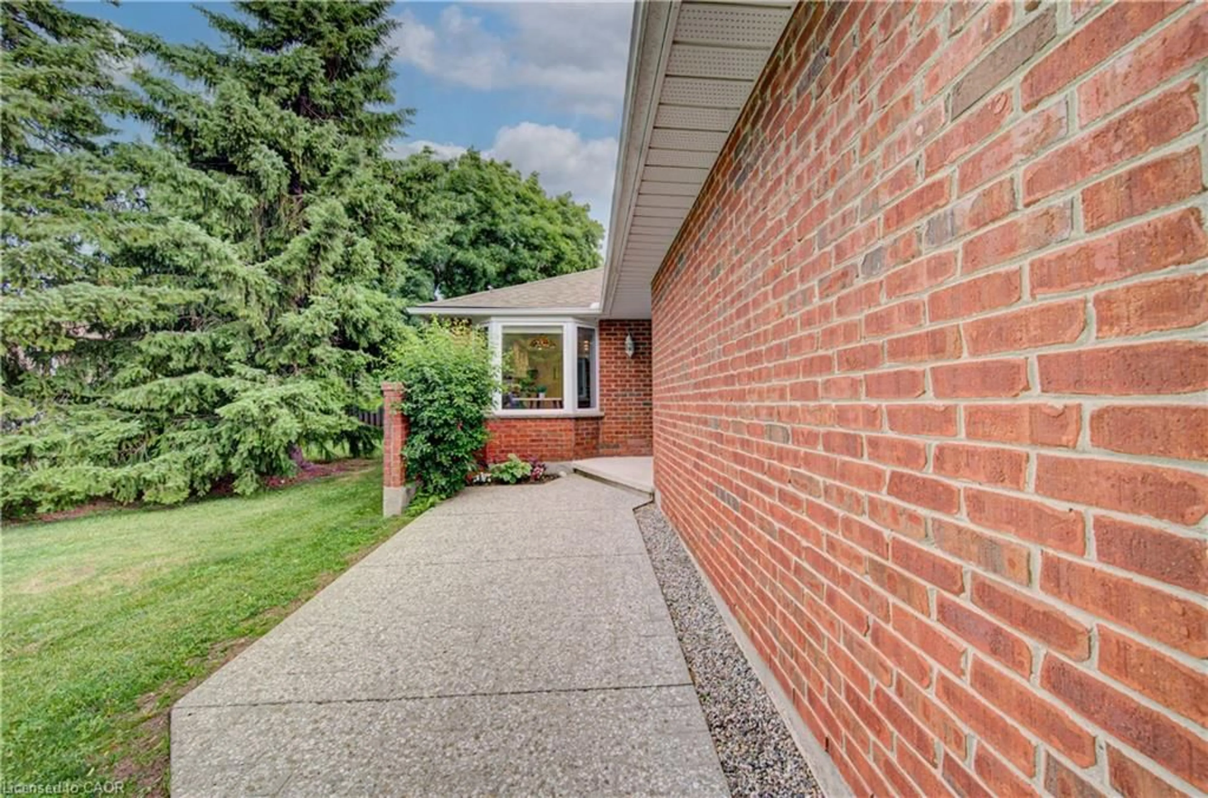 Home with brick exterior material, street for 71 Beasley Cres #1, Cambridge Ontario N1T 1P5
