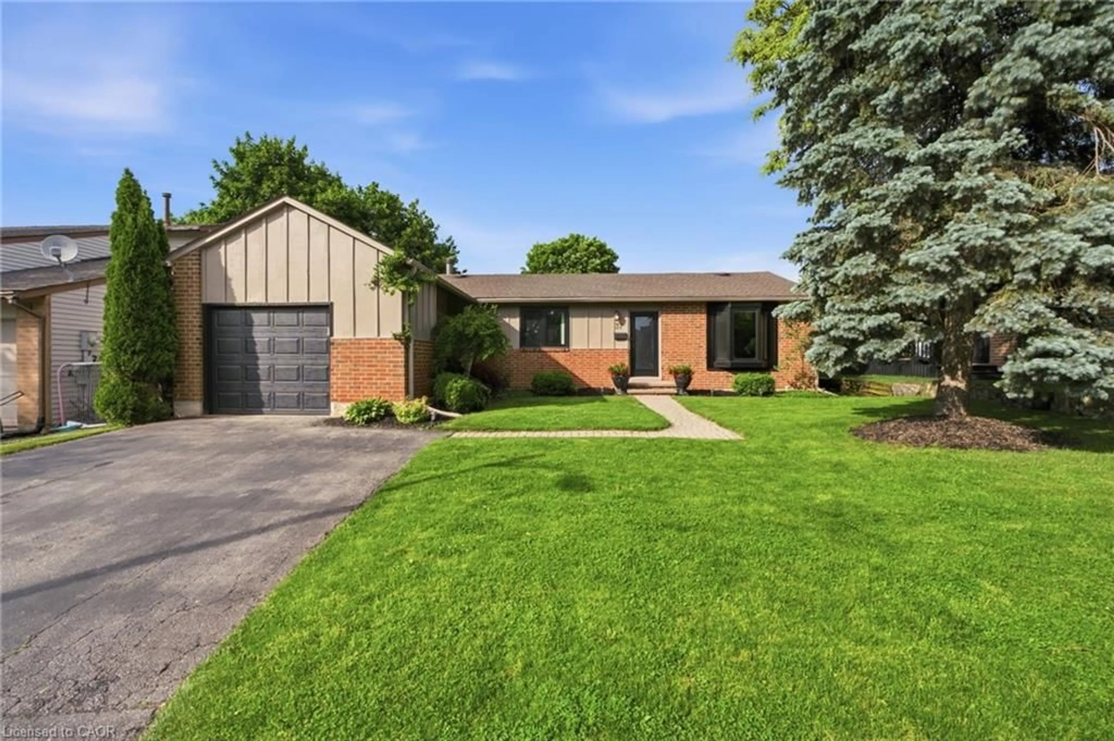Home with brick exterior material, street for 37 Melissa Cres, Waterdown Ontario L9H 7C5
