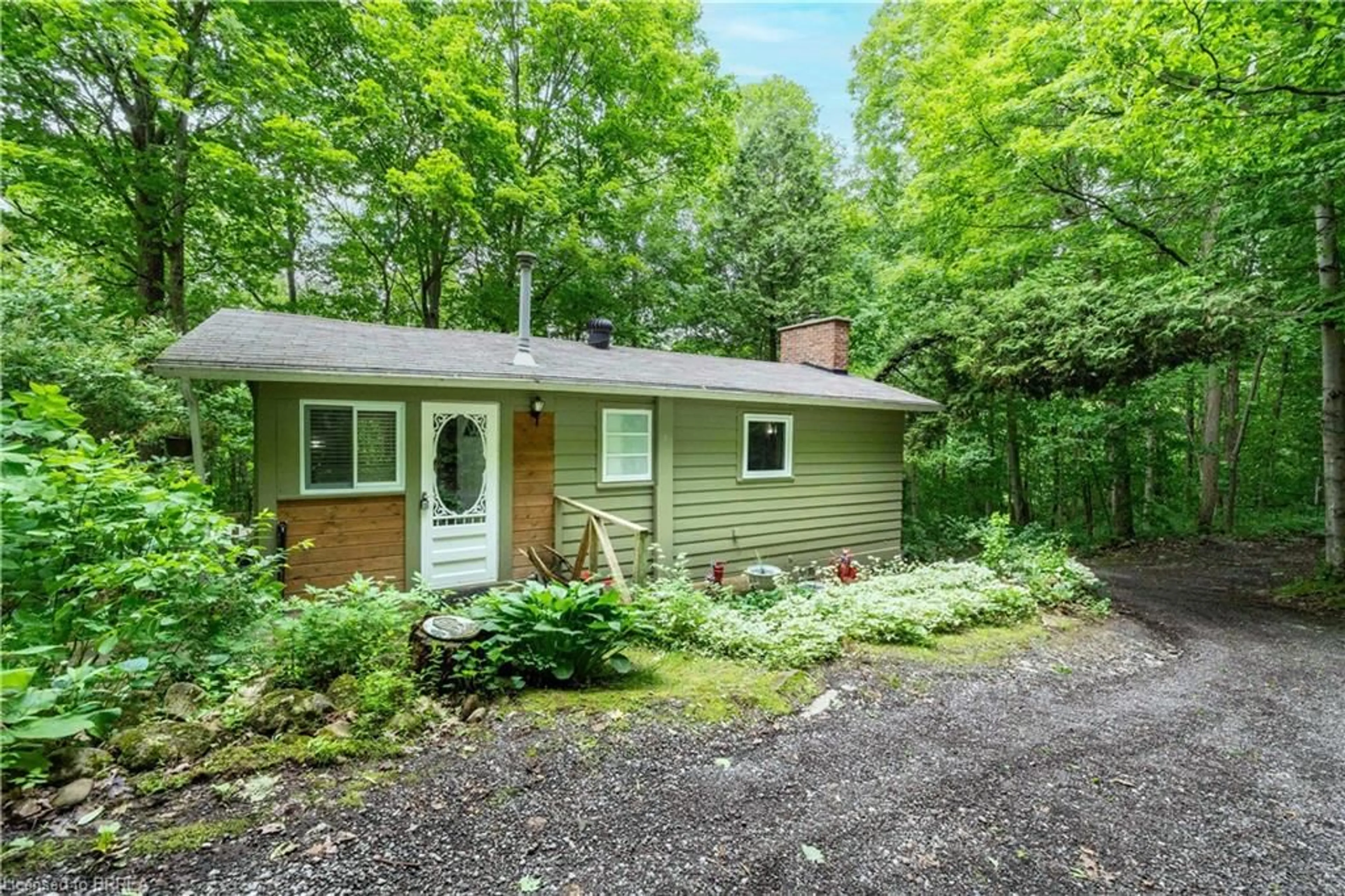 Home with vinyl exterior material, unknown for 551 East River Rd, South Dumfries Ontario N0B 1W0