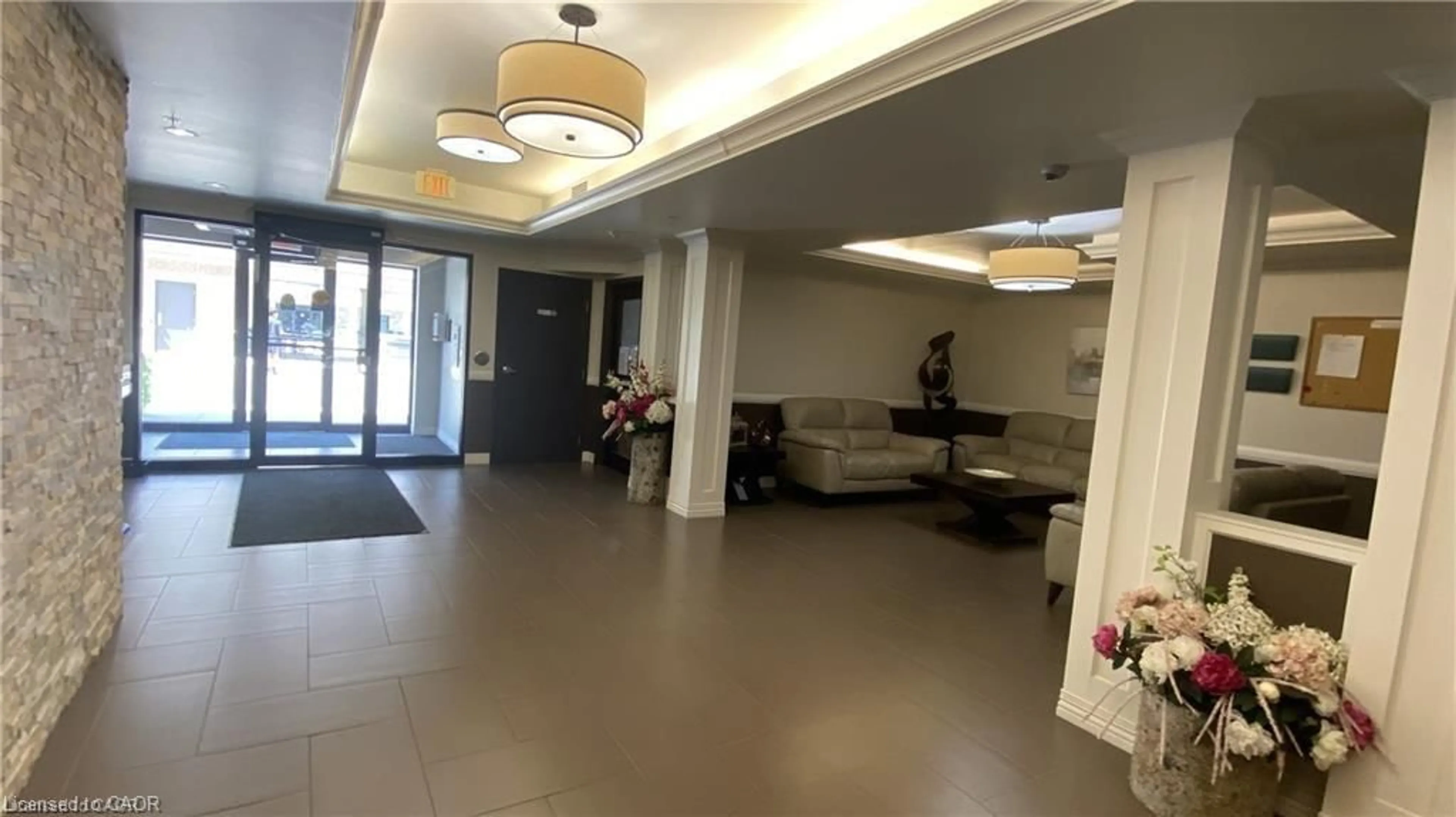 Lobby for 776 Laurelwood Dr #302, Waterloo Ontario N2V 0A8
