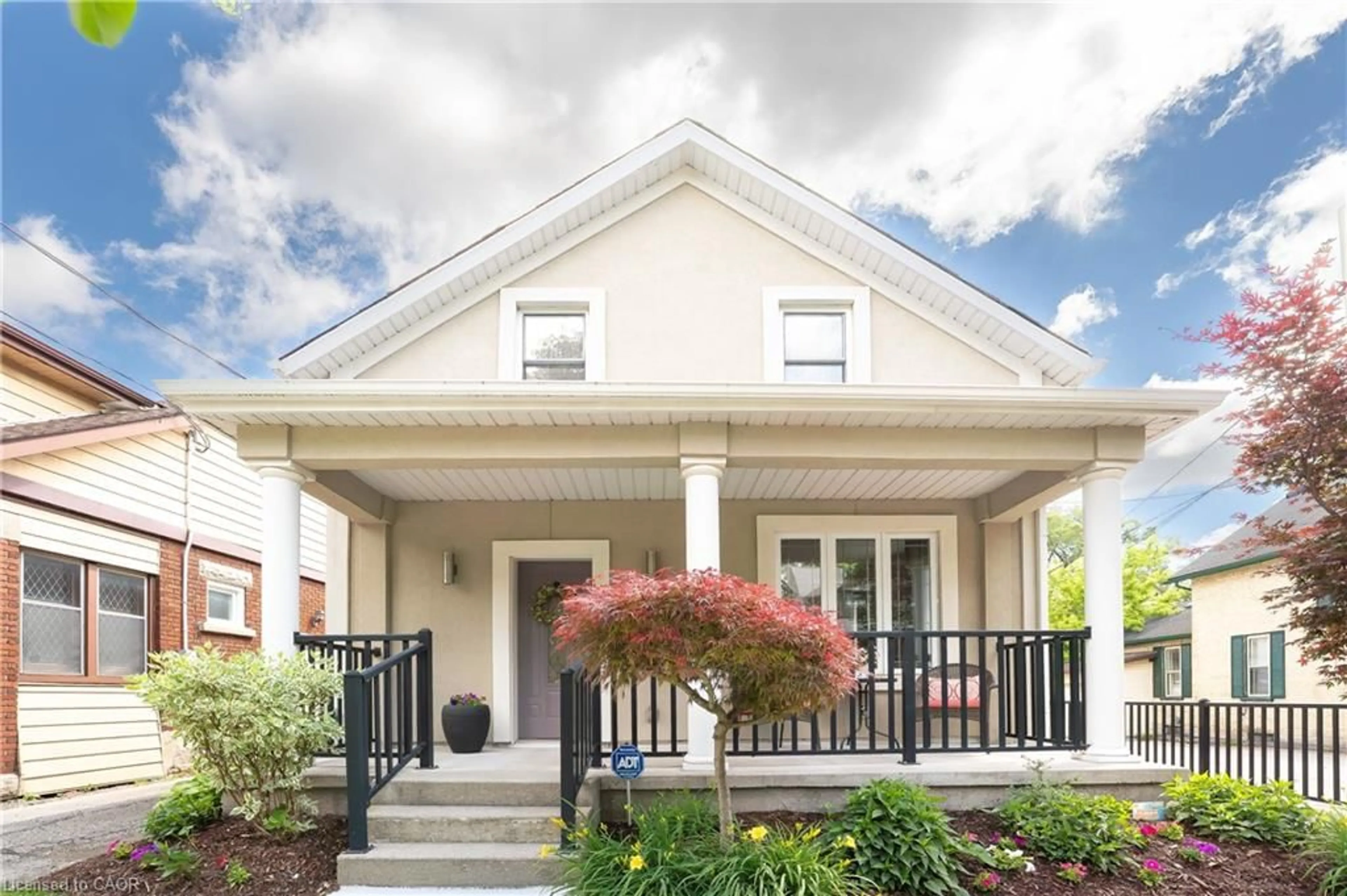 Home with vinyl exterior material, street for 40 Moore Ave, Kitchener Ontario N2H 3S1