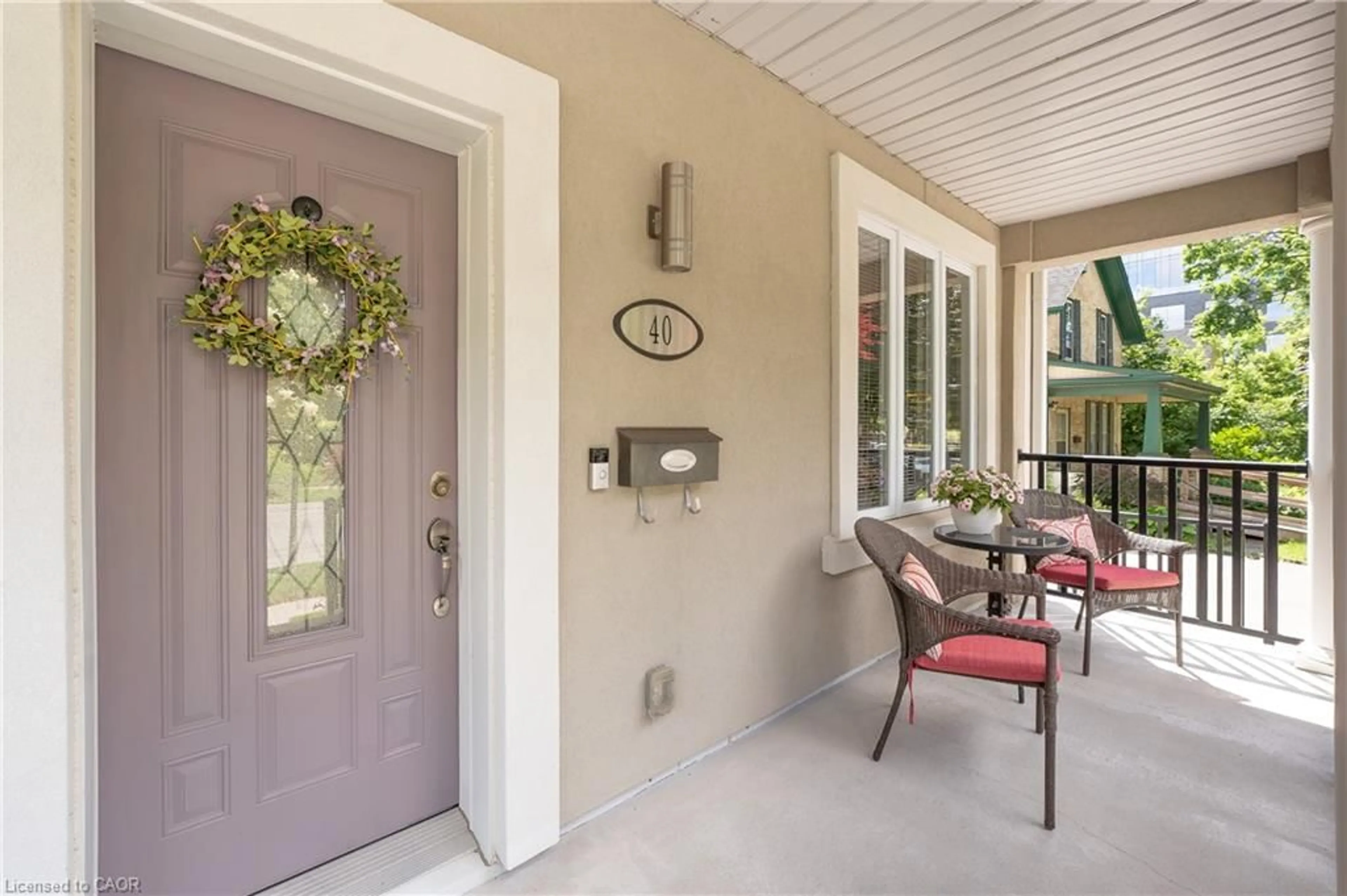 Indoor entryway for 40 Moore Ave, Kitchener Ontario N2H 3S1