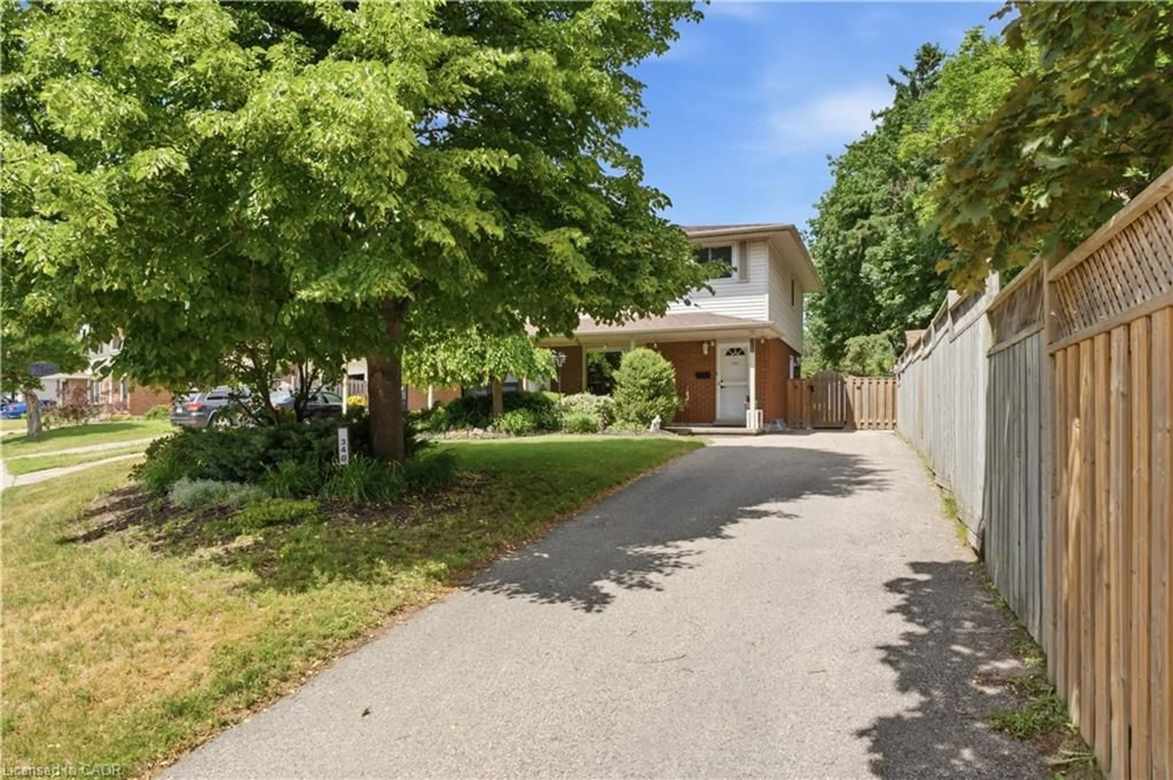 A pic from outside/outdoor area/front of a property/back of a property/a pic from drone, street for 340 Cyrus St, Cambridge Ontario N3H 1H3