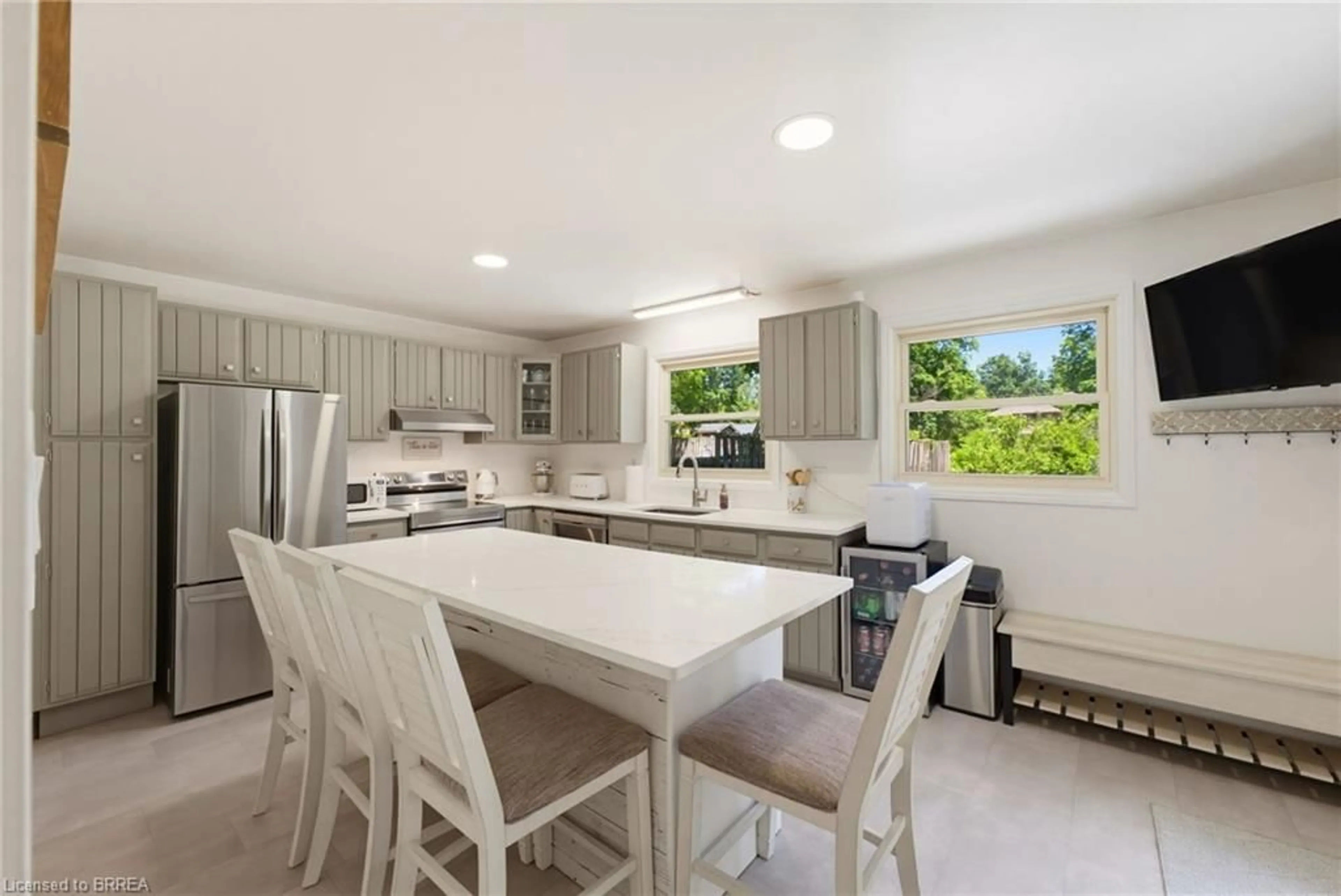 Open concept kitchen, ceramic/tile floor for 10 King William St, St. George Ontario N0E 1N0