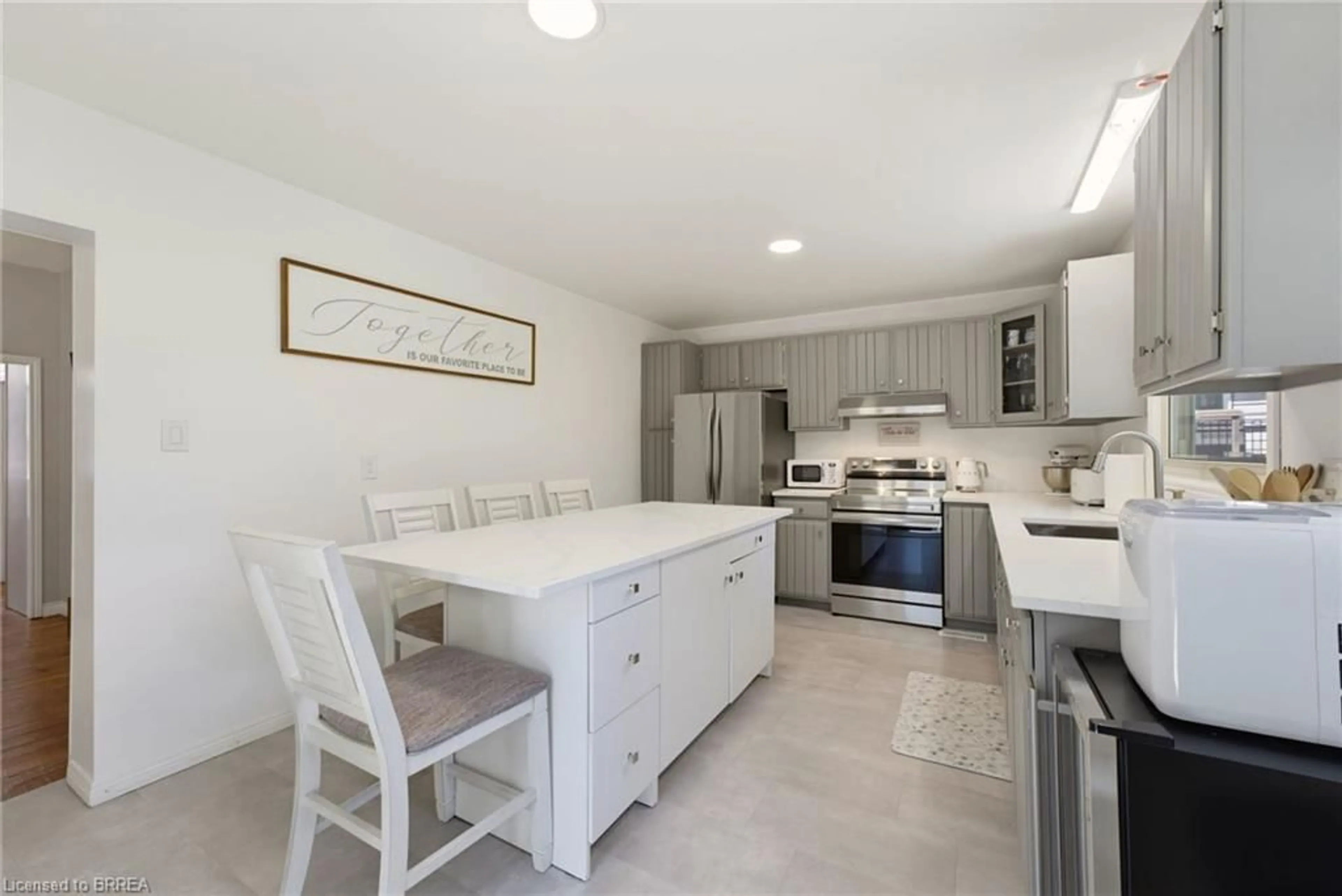 Open concept kitchen, ceramic/tile floor for 10 King William St, St. George Ontario N0E 1N0