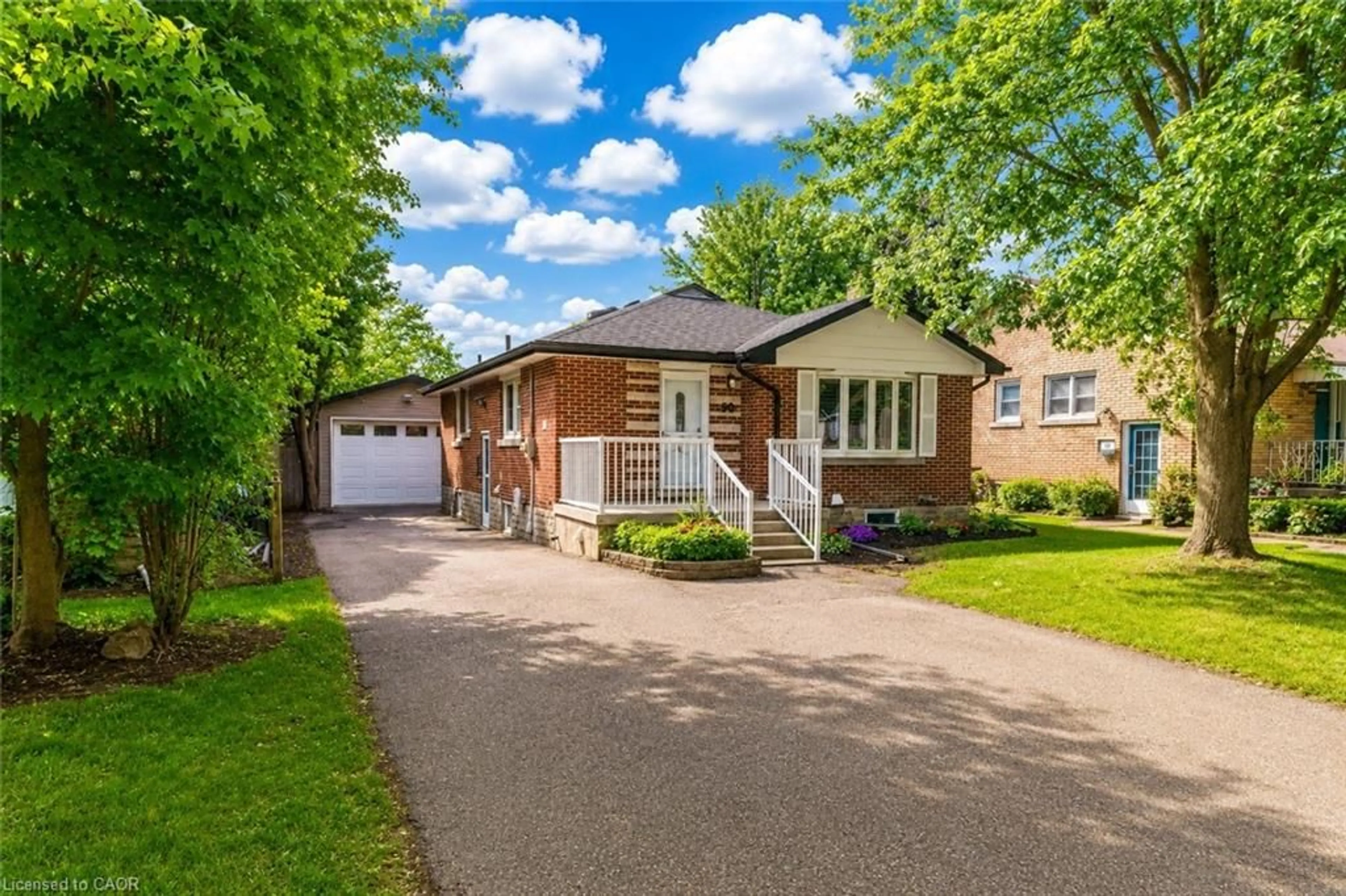 Home with brick exterior material, street for 90 Arlington Blvd, Kitchener Ontario N2A 2G9