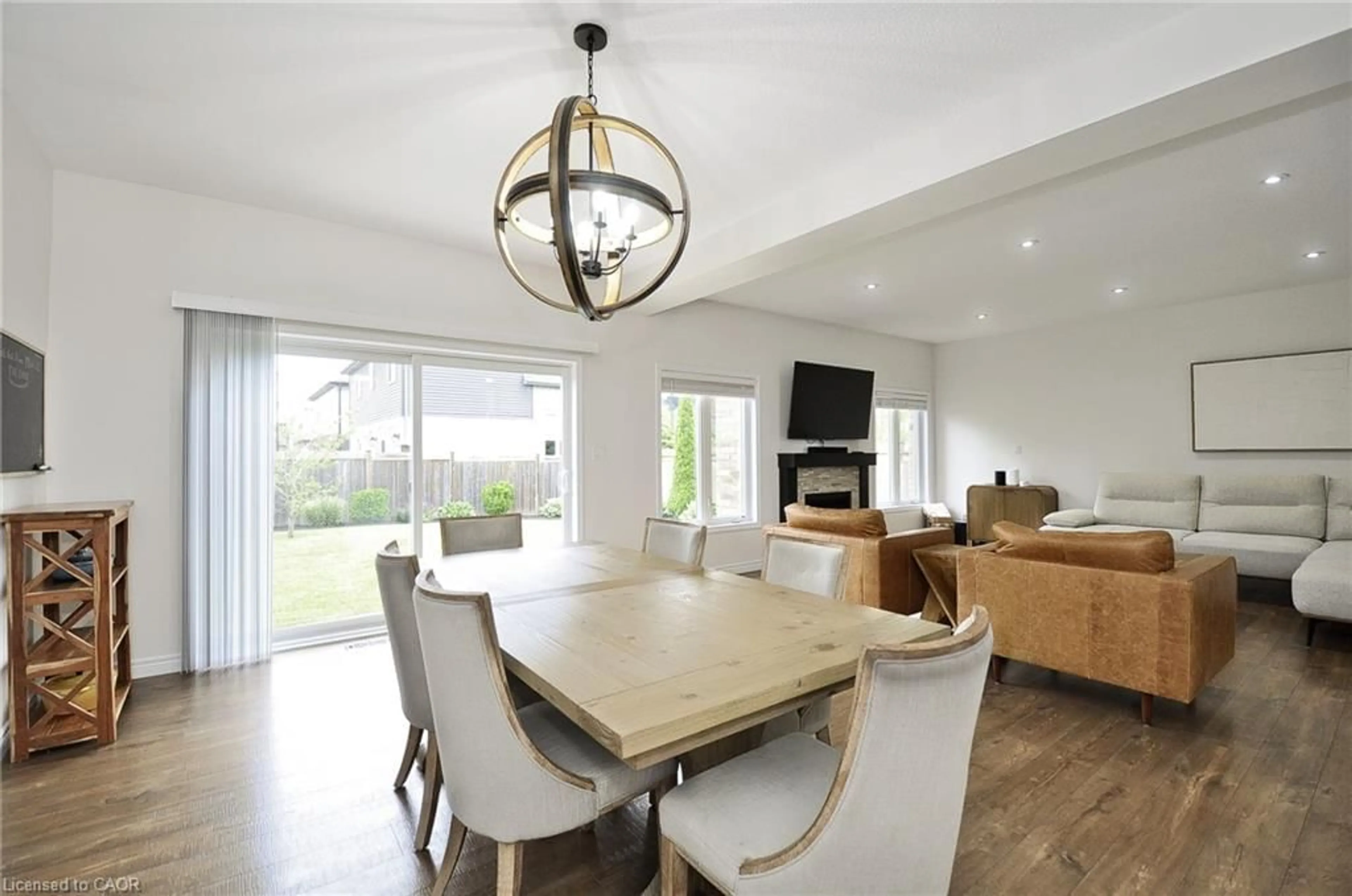 Dining room, unknown for 133 Grandville Cir, Paris Ontario N3L 0A7