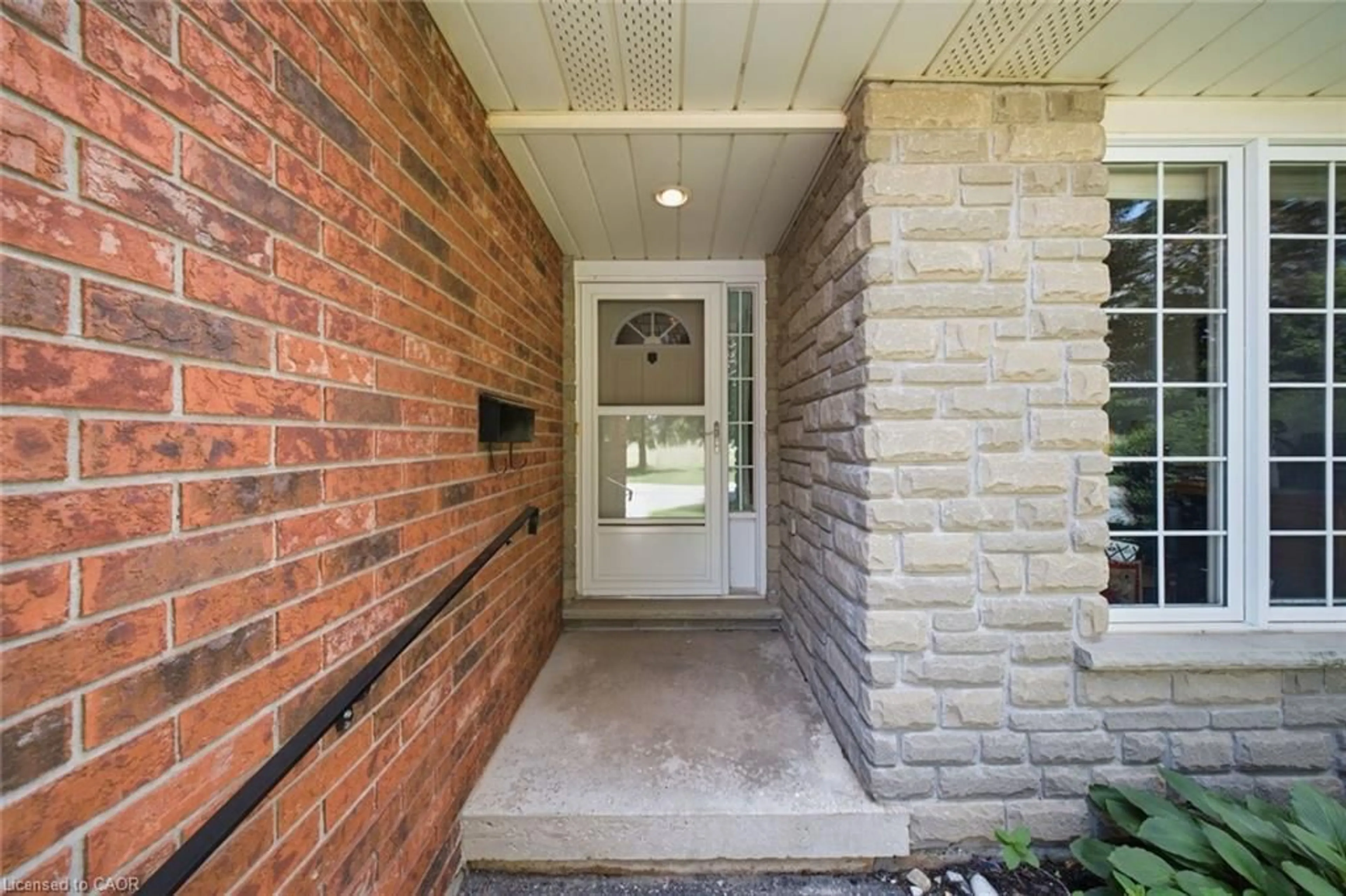 Indoor entryway for 74 Wilson Ave #12, Delhi Ontario N4B 3E7