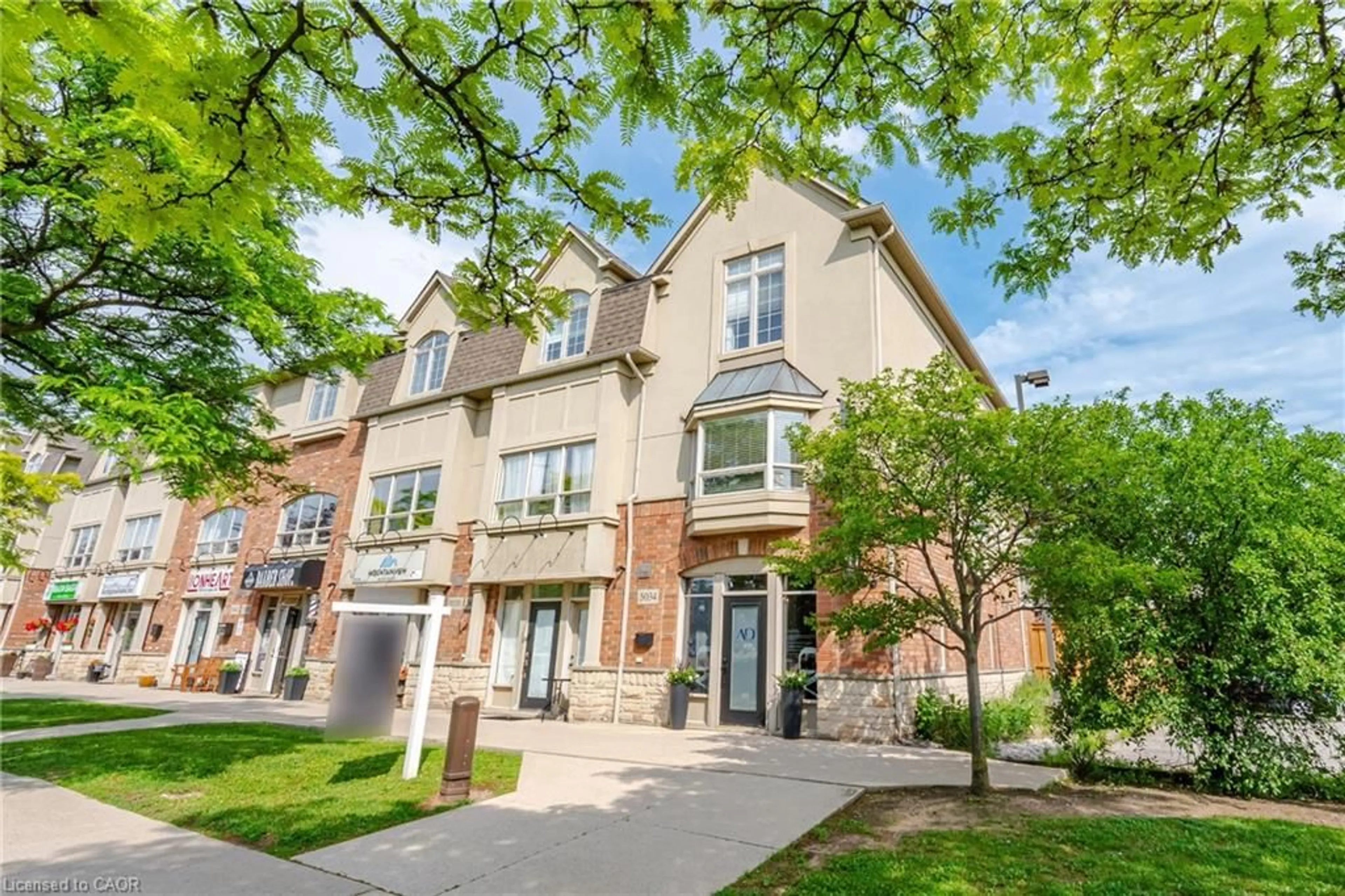 Home with brick exterior material, street for 5035 Bidwell Common, Burlington Ontario L7L 0A4