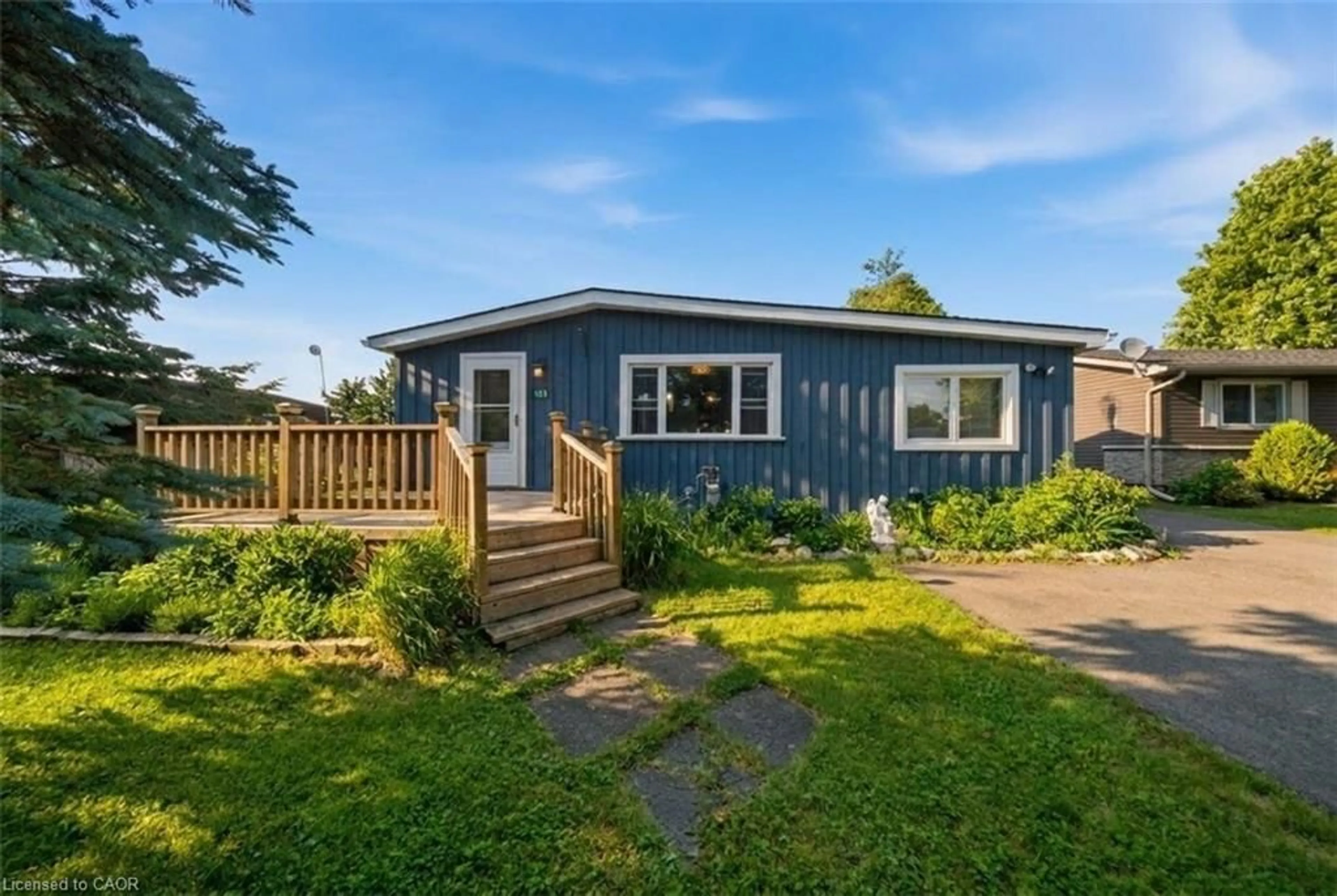 Home with vinyl exterior material, street for 105 Meadows Dr, Grey Ontario N4N 3B8