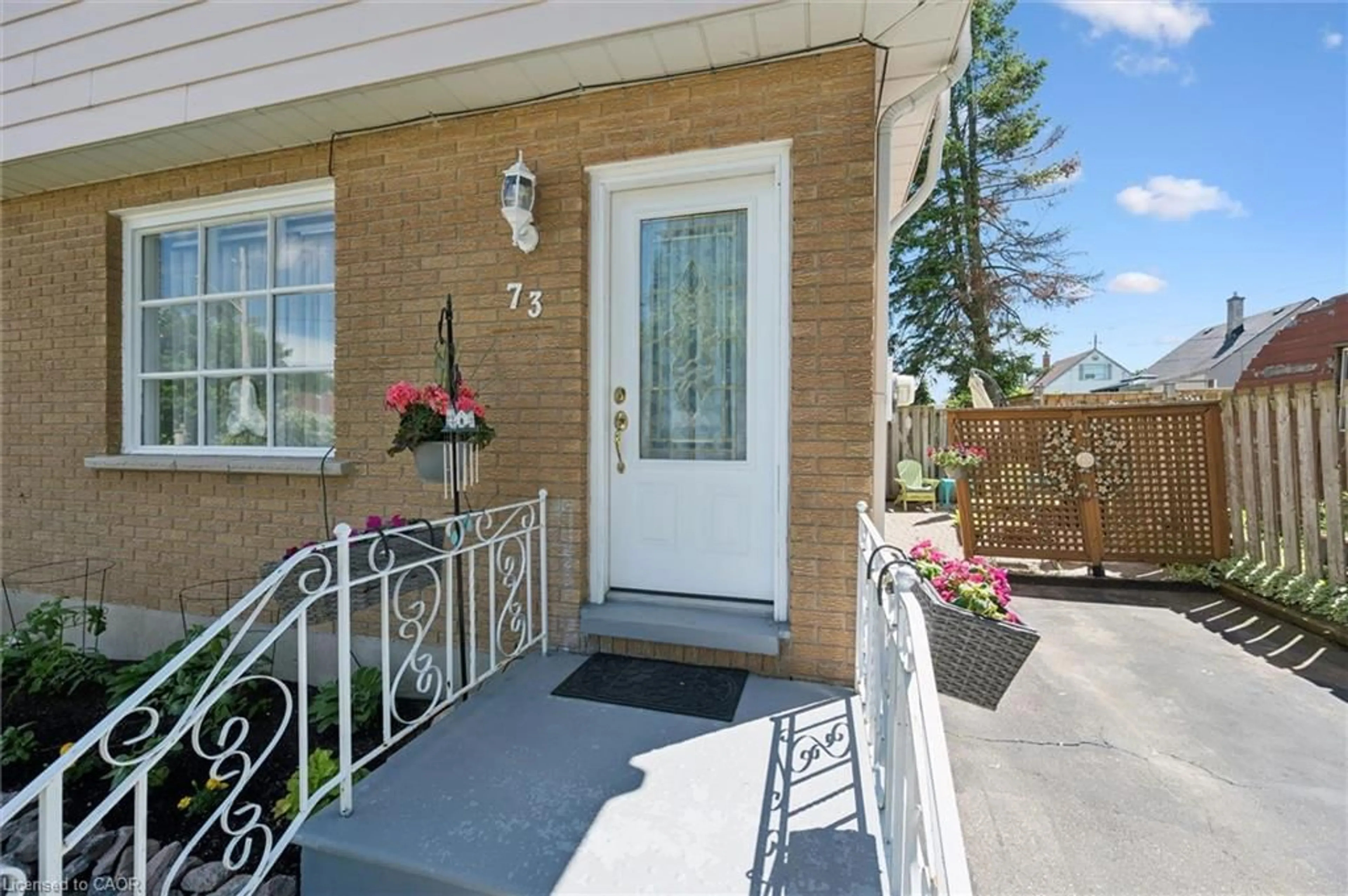 Unknown for 73 Henry St, Cambridge Ontario N1R 3W5
