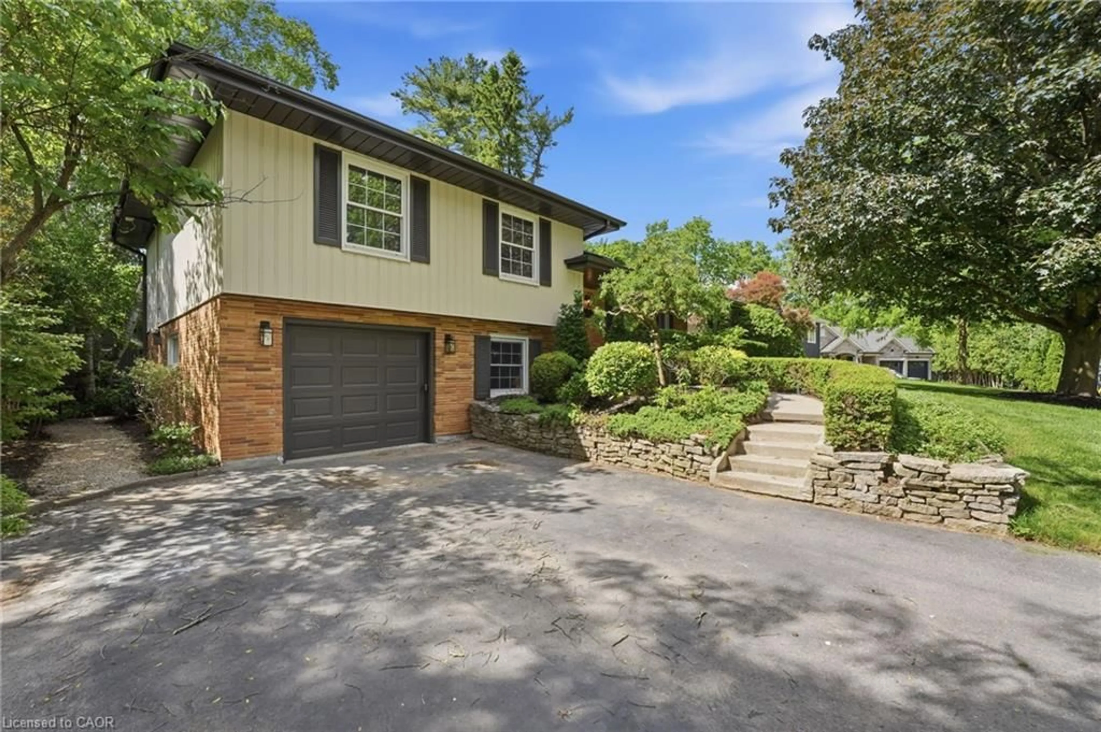 Unknown for 571 Leonard Crt, Burlington Ontario L7T 2P4