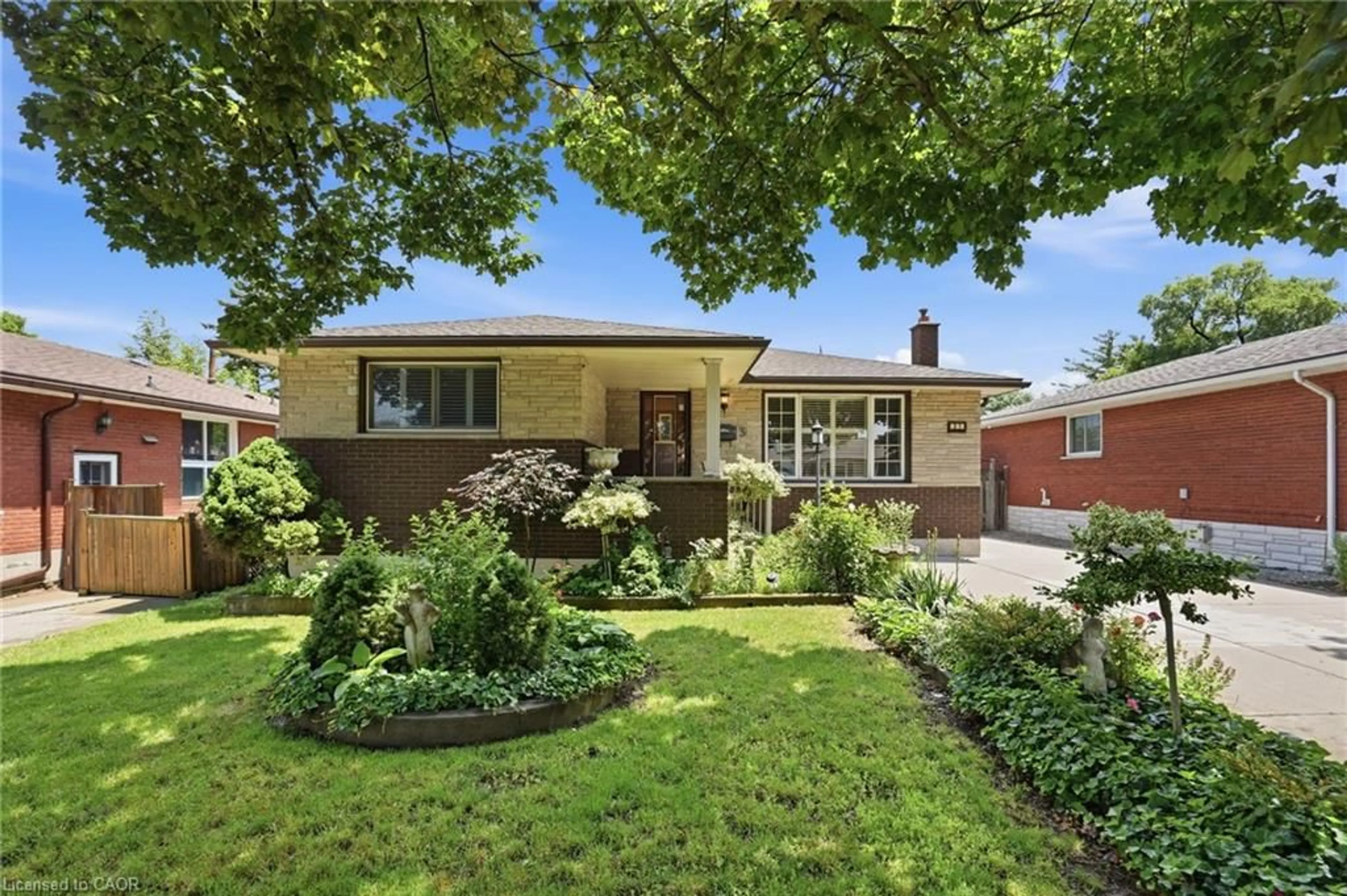 Home with brick exterior material, street for 31 Sycamore St, Hamilton Ontario L8T 3N6