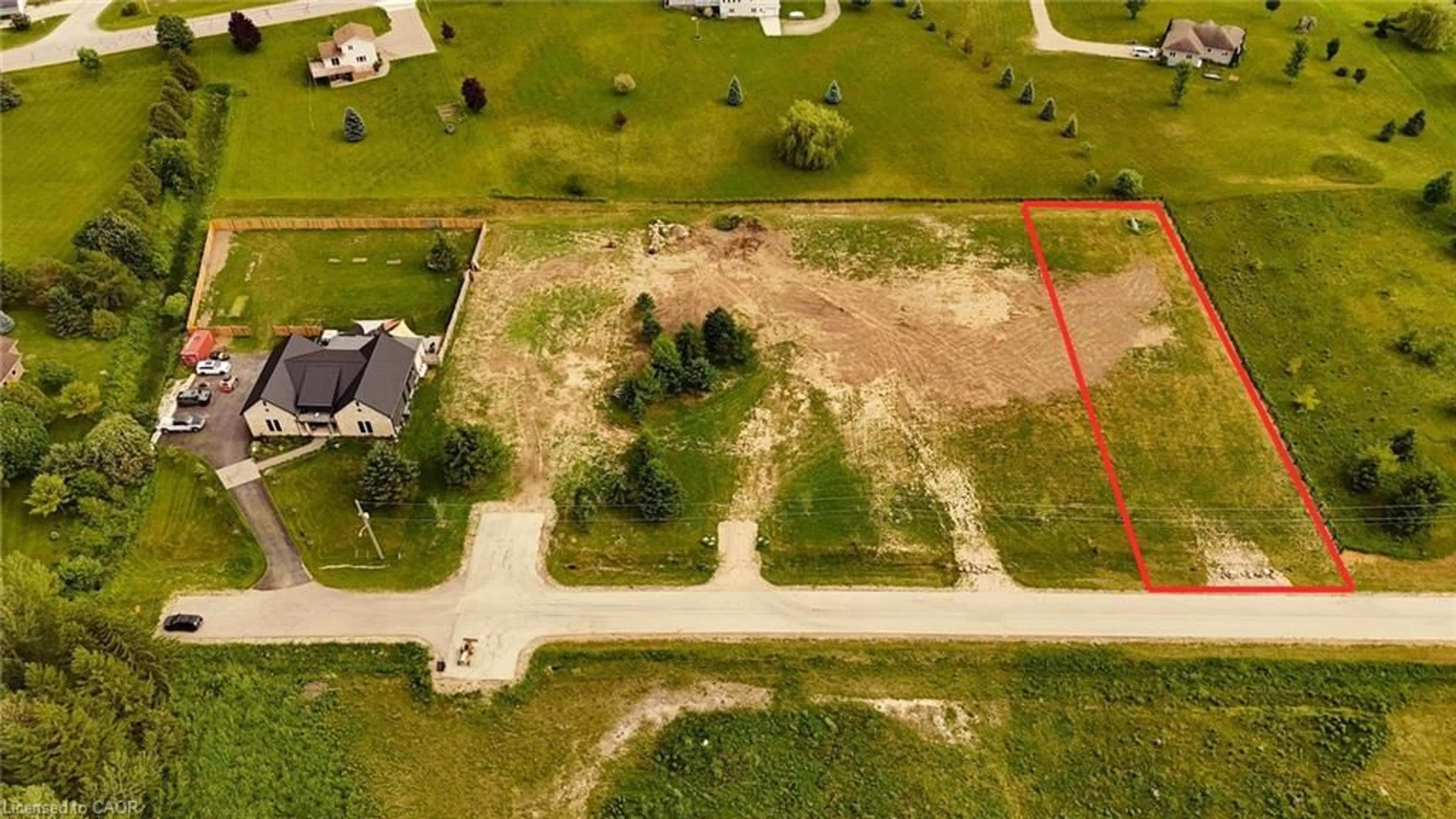 A pic from outside/outdoor area/front of a property/back of a property/a pic from drone, street for 1016 Currie St, Wroxeter Ontario N0G 2X0