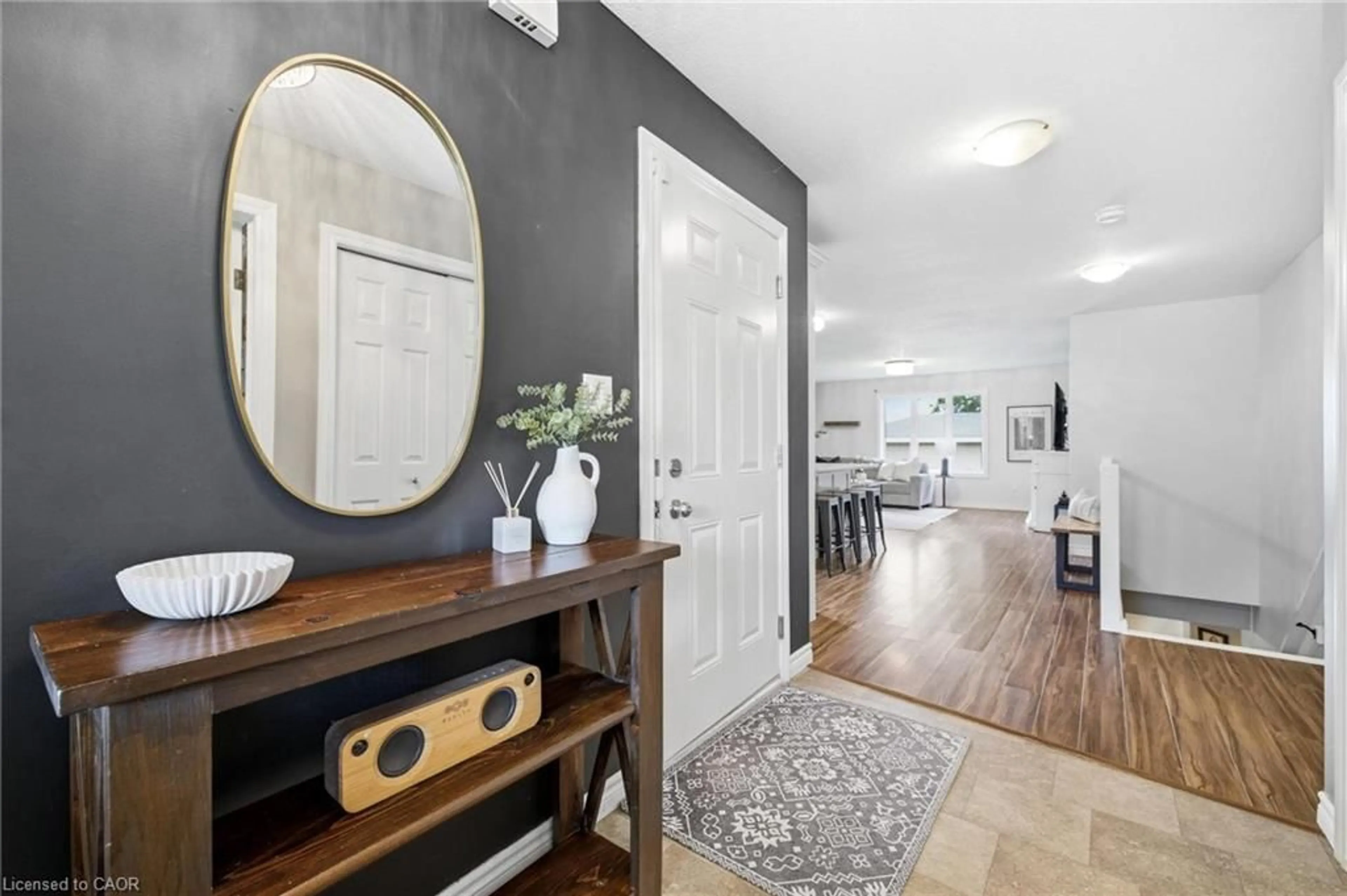 Indoor entryway for 101 Tuffy Macdougall Crt, Harriston Ontario N0G 1Z0