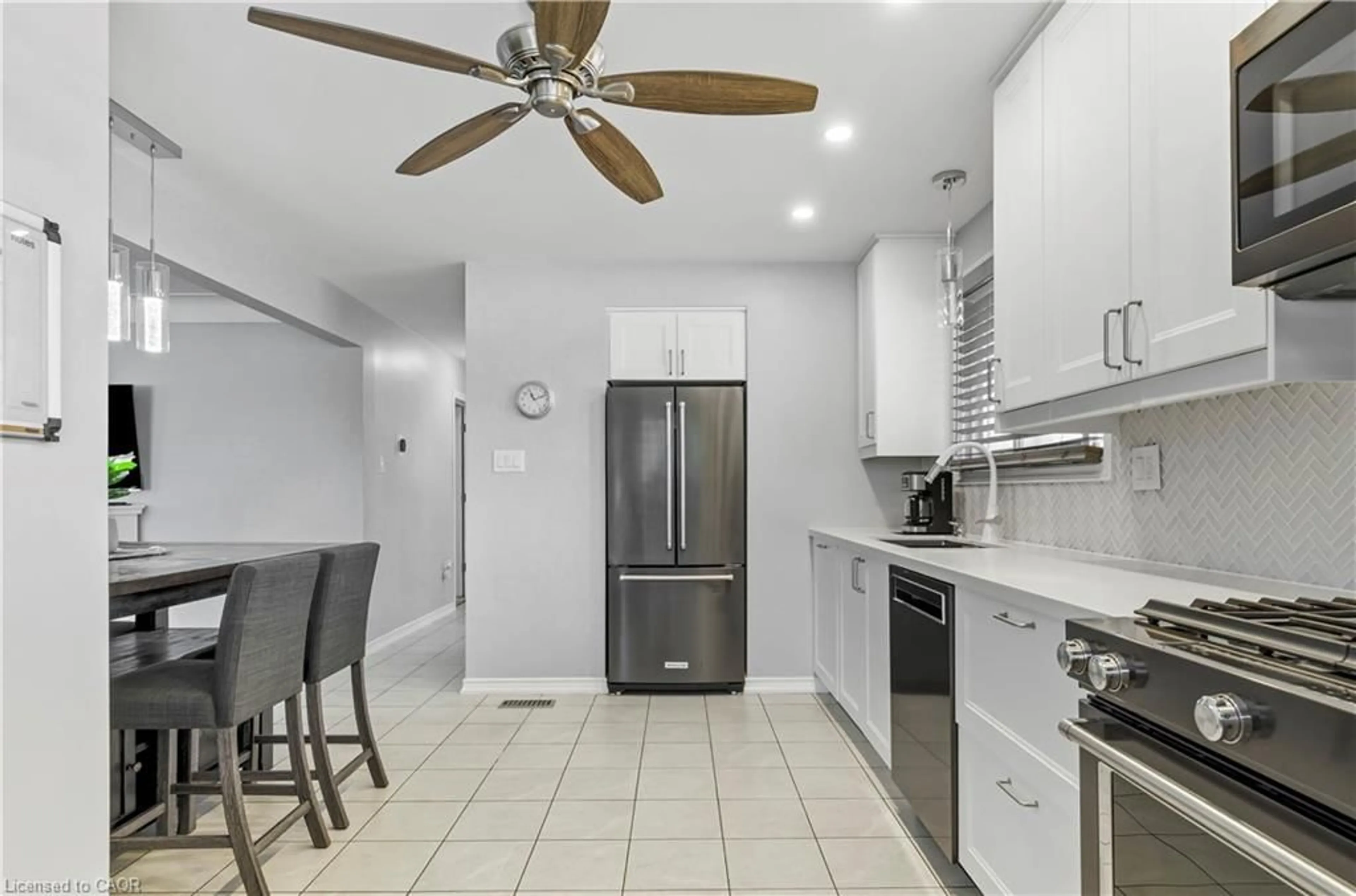 Standard kitchen, ceramic/tile floor for 605 Grey St, Brantford Ontario N3S 4X9