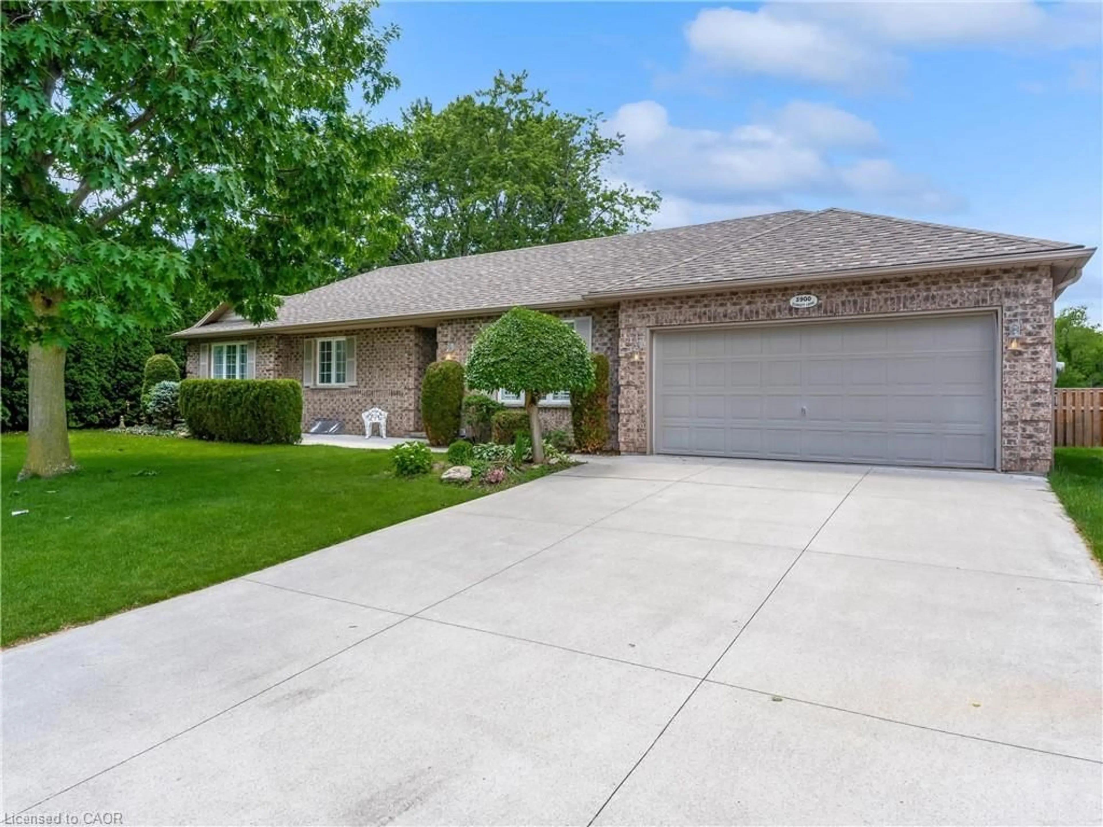 Home with brick exterior material, street for 3900 Sunset Lane, Vineland Ontario L0R 2C0