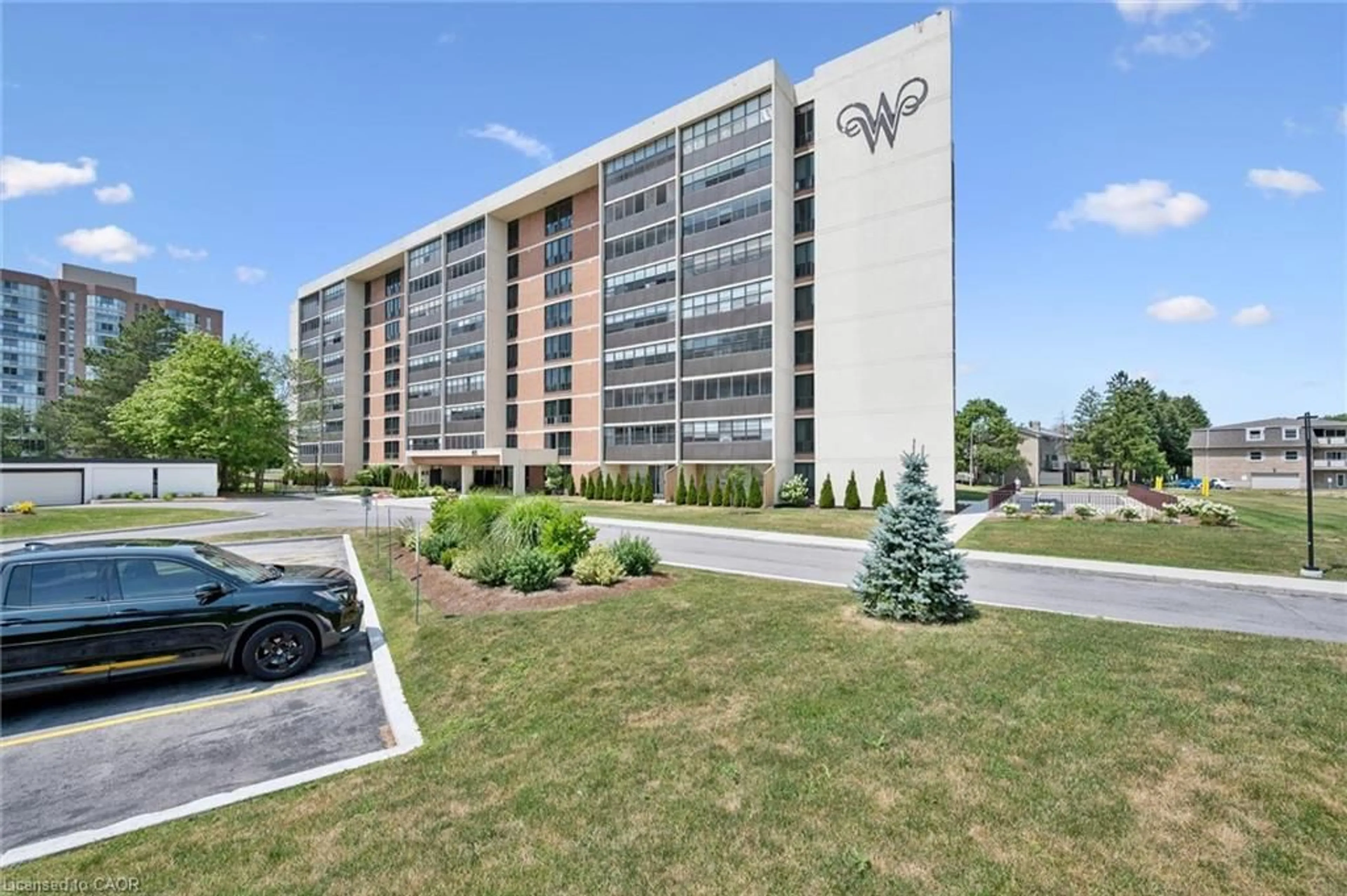Patio, building for 65 Westmount Rd #304, Waterloo Ontario N2L 5G6