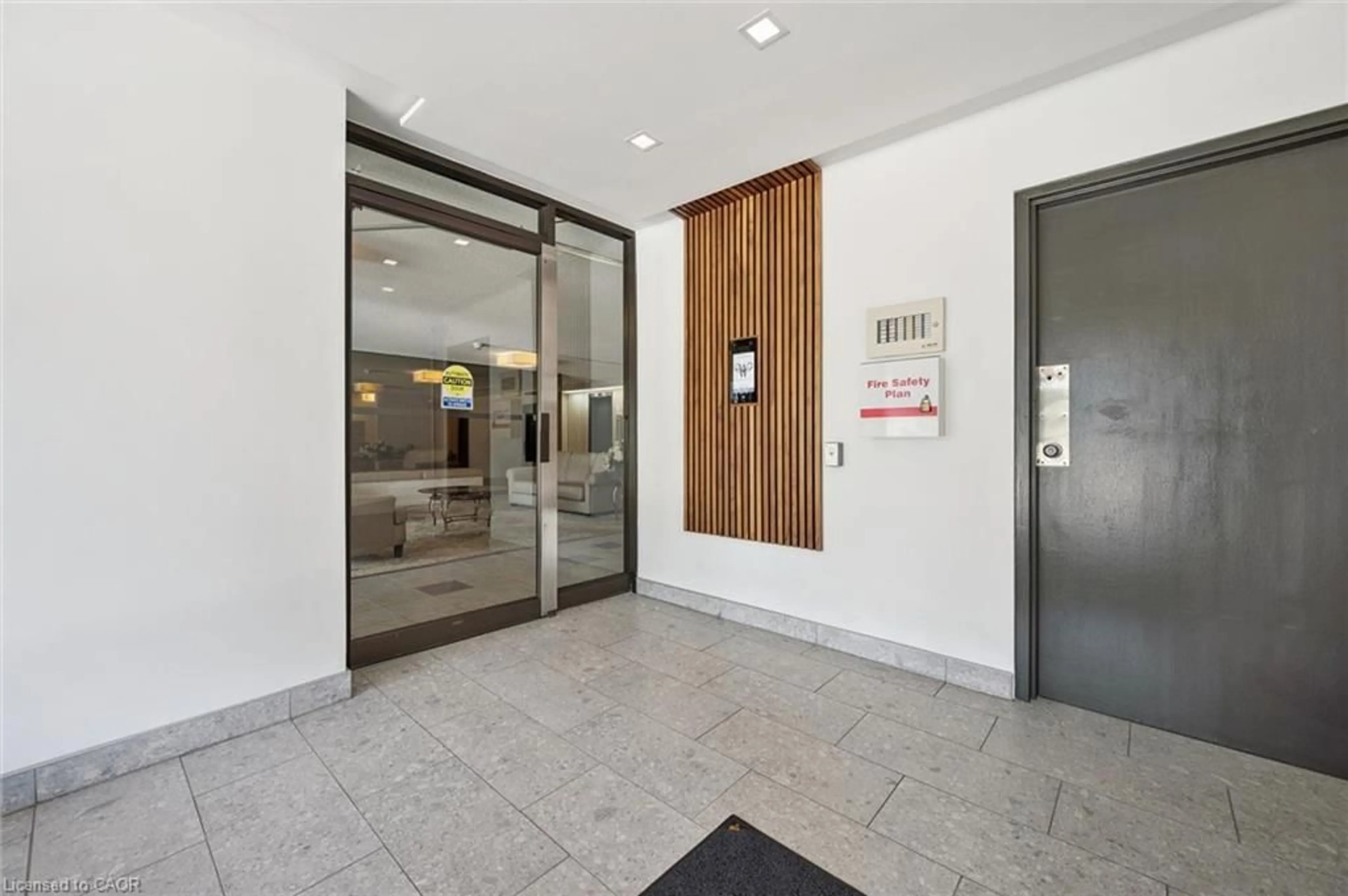 Indoor foyer for 65 Westmount Rd #304, Waterloo Ontario N2L 5G6