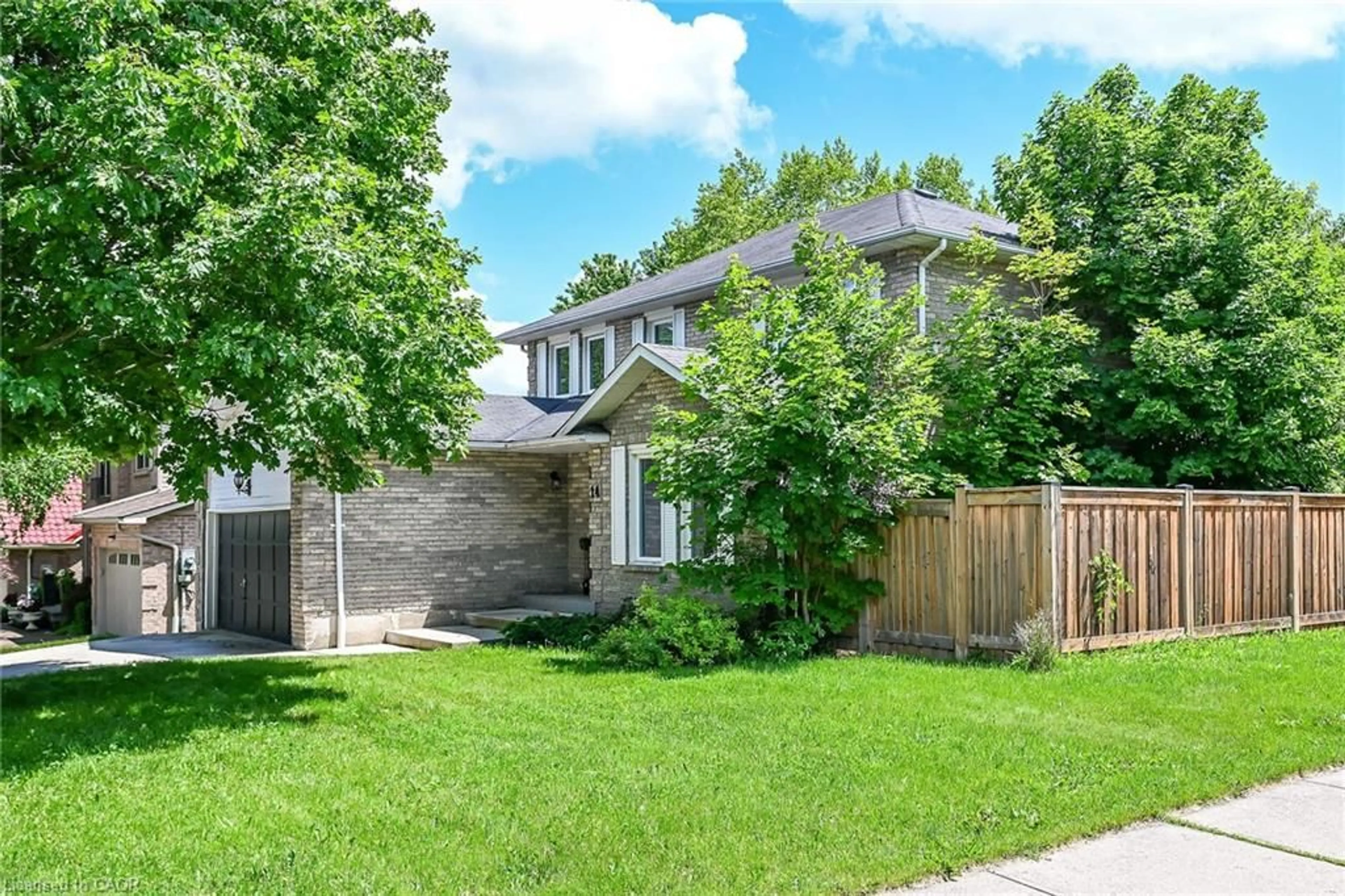 Unknown for 14 Lennard Cres, Dundas Ontario L9H 6S5