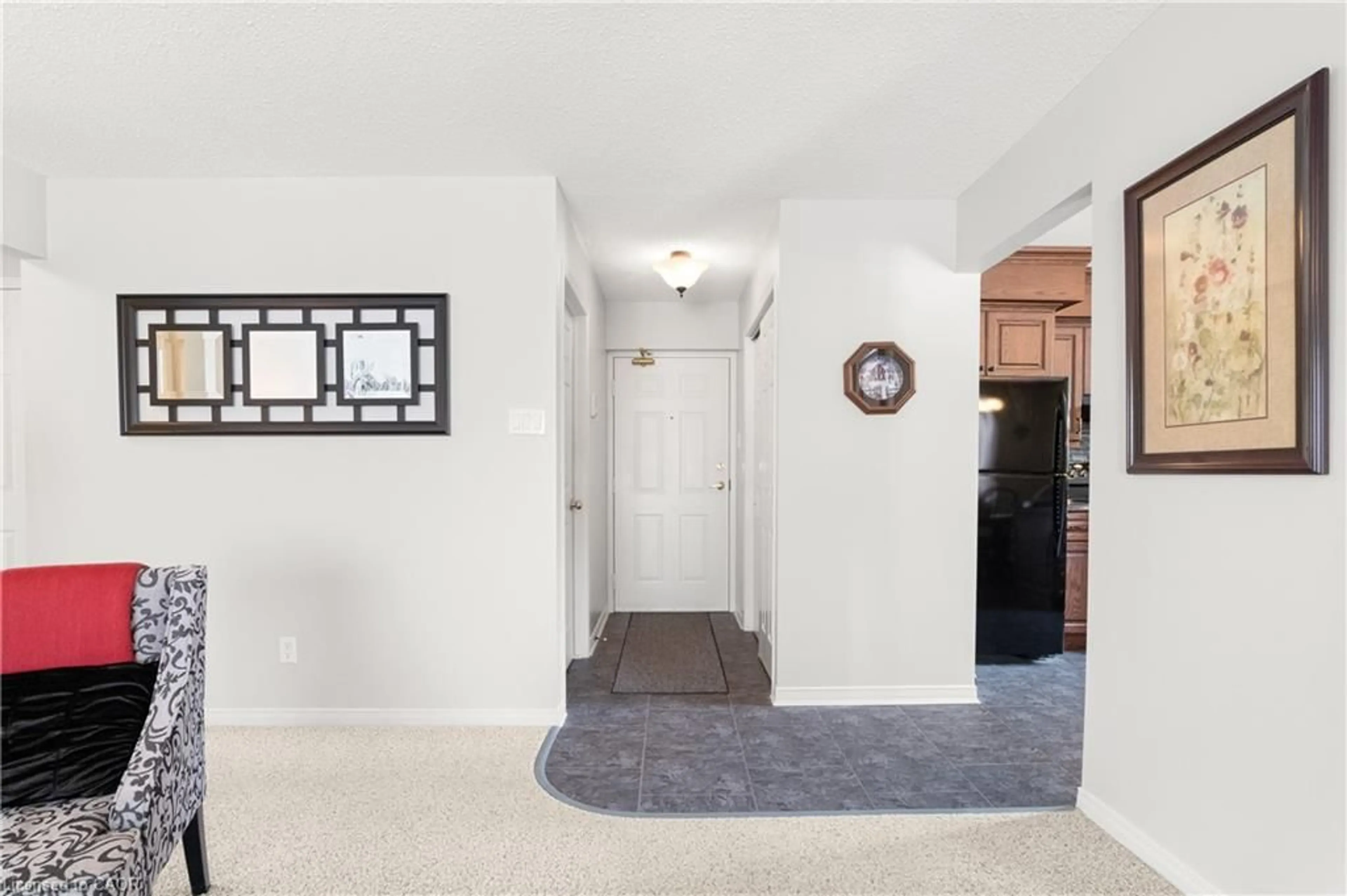 Indoor entryway for 440 Durham St #203, Mount Forest Ontario N0G 2L1