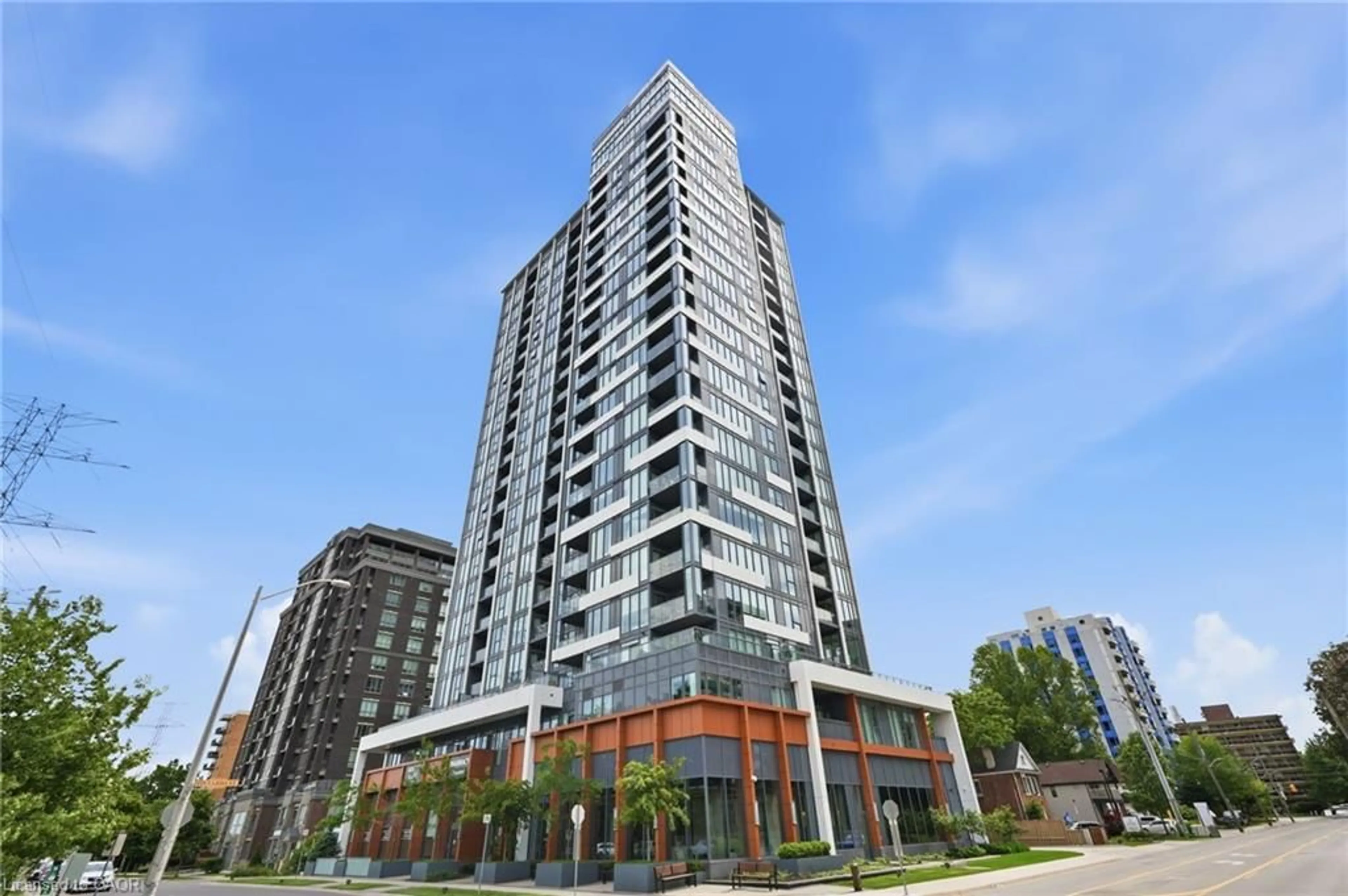 Indoor foyer for 500 Brock Ave #909, Halton Ontario L7S 0A5