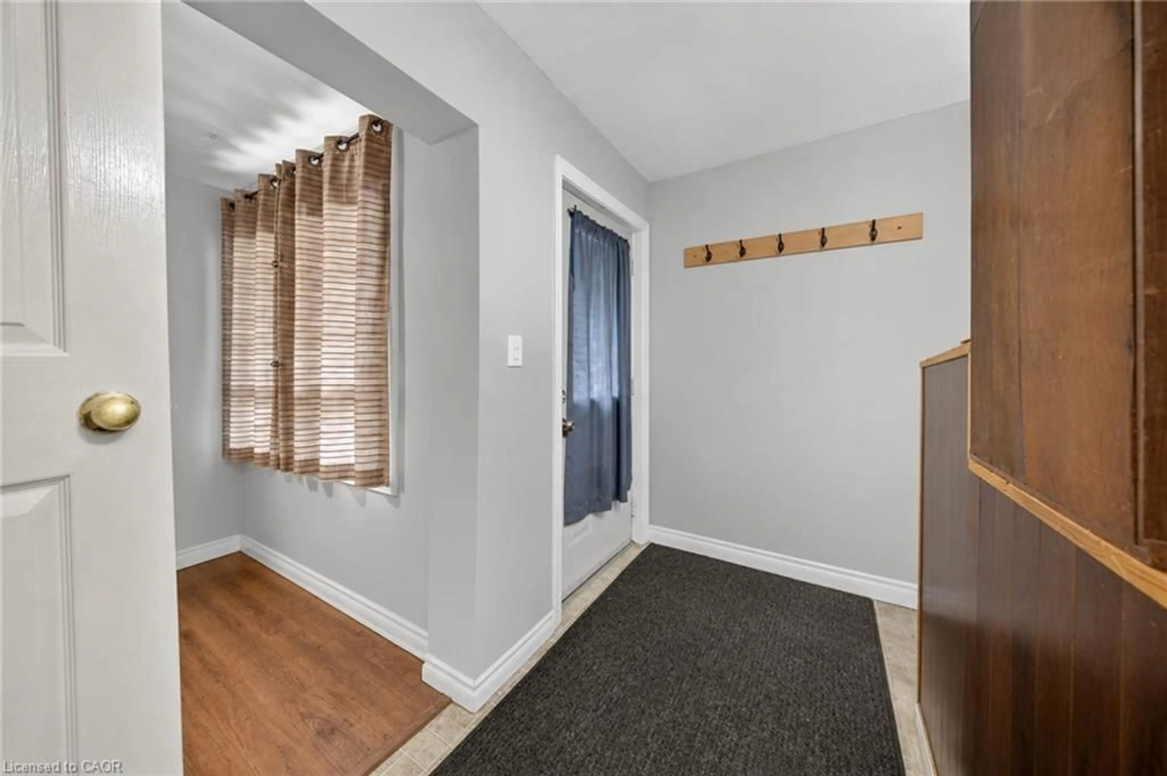 Indoor entryway for 236 Marlborough St, Brantford Ontario N3S 4T3