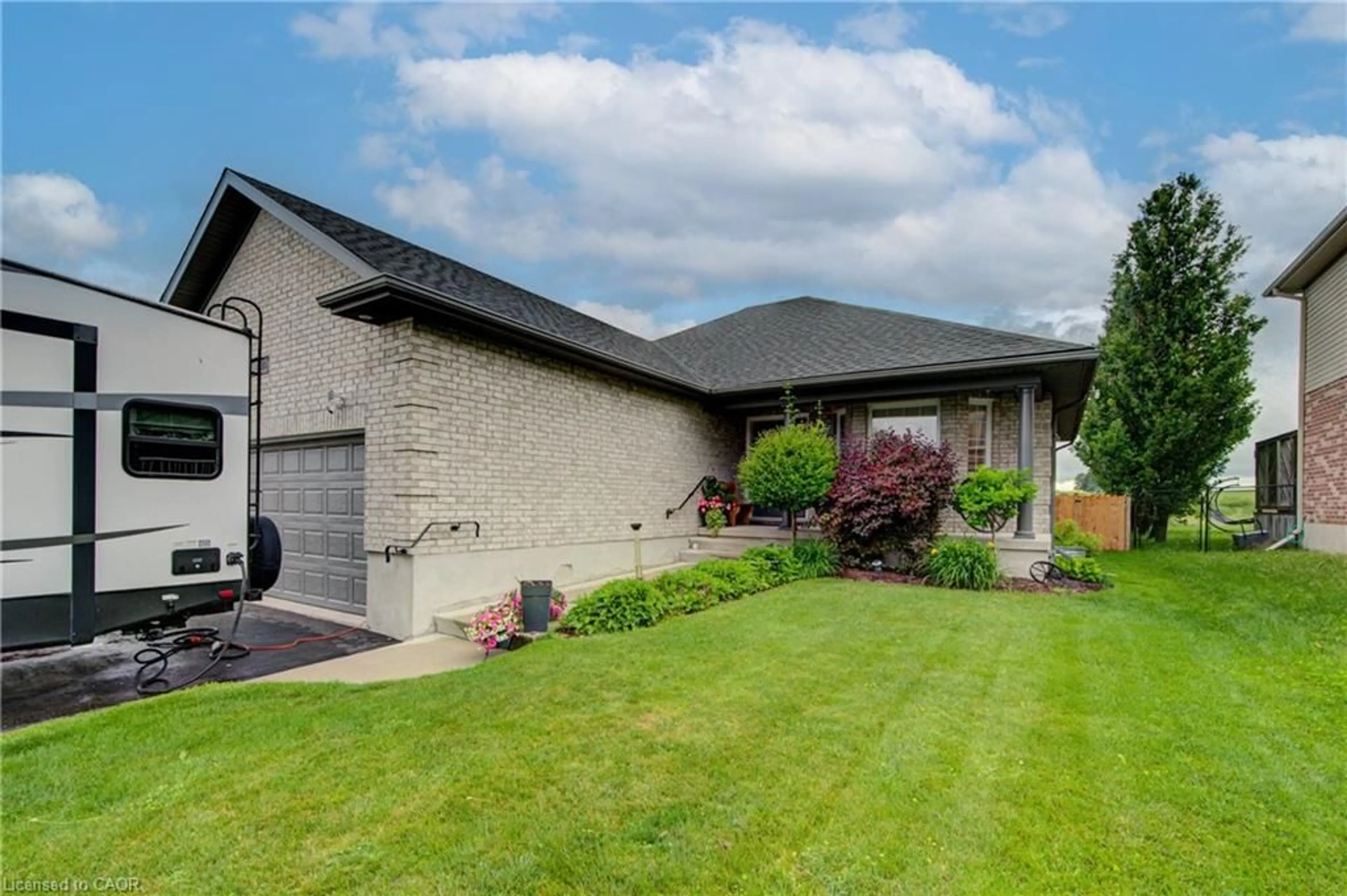 Home with brick exterior material, street for 32 Applewood St, Plattsville Ontario N0J 1S0