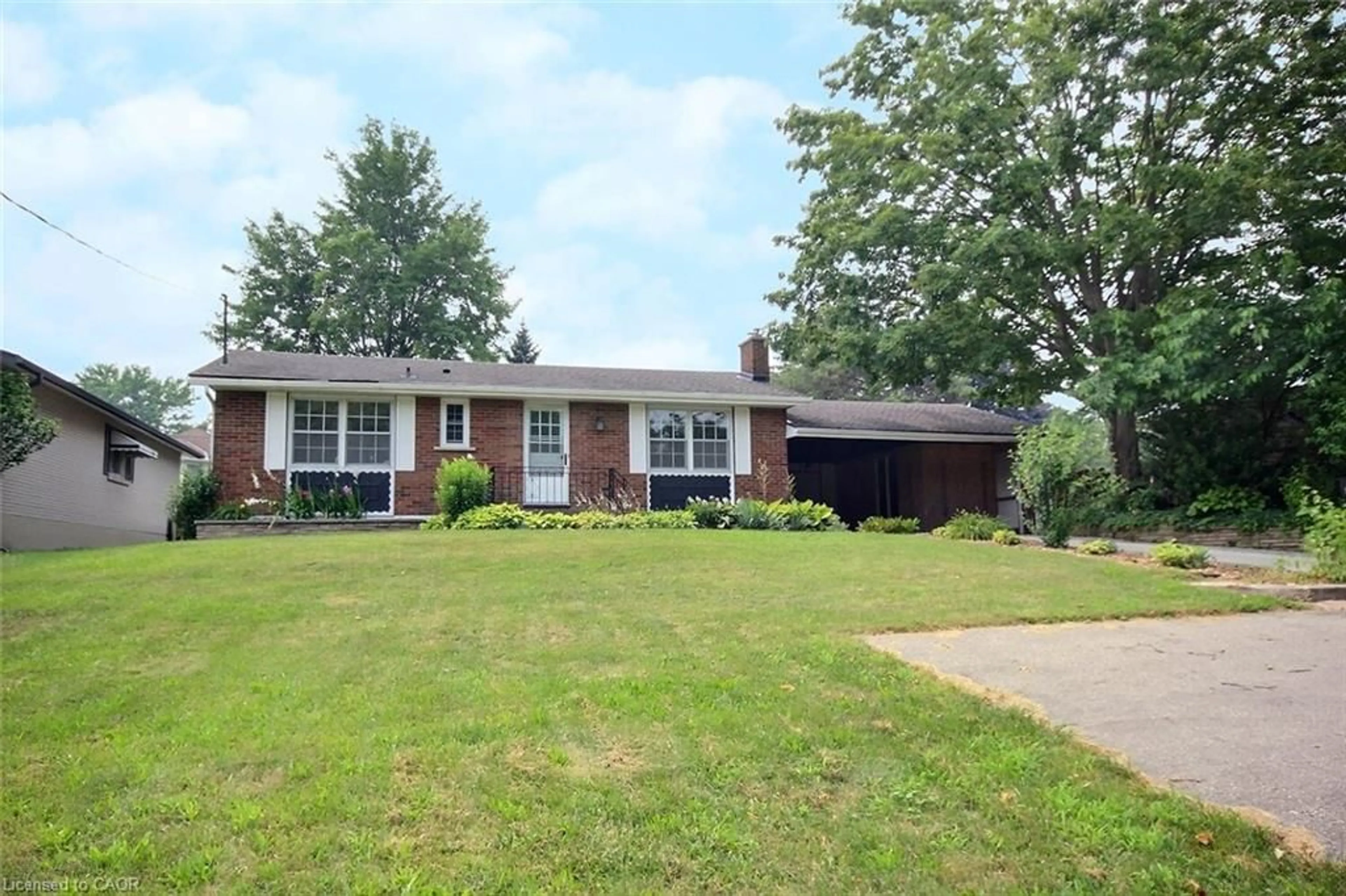 Home with brick exterior material, street for 485 Broadway St, Tillsonburg Ontario N4G 3S8