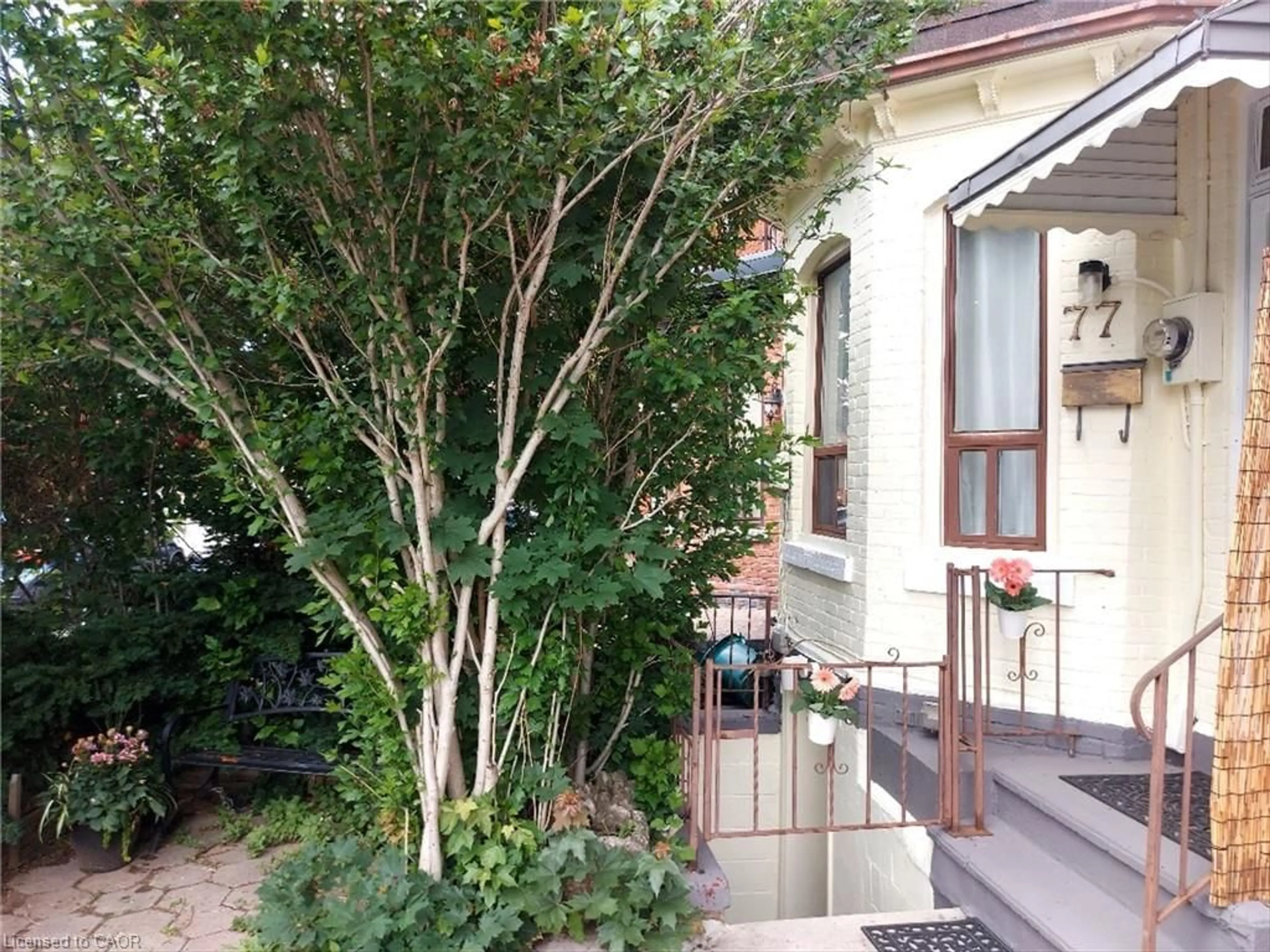 Patio, street for 77 Murray St, Hamilton Ontario L8L 3G1
