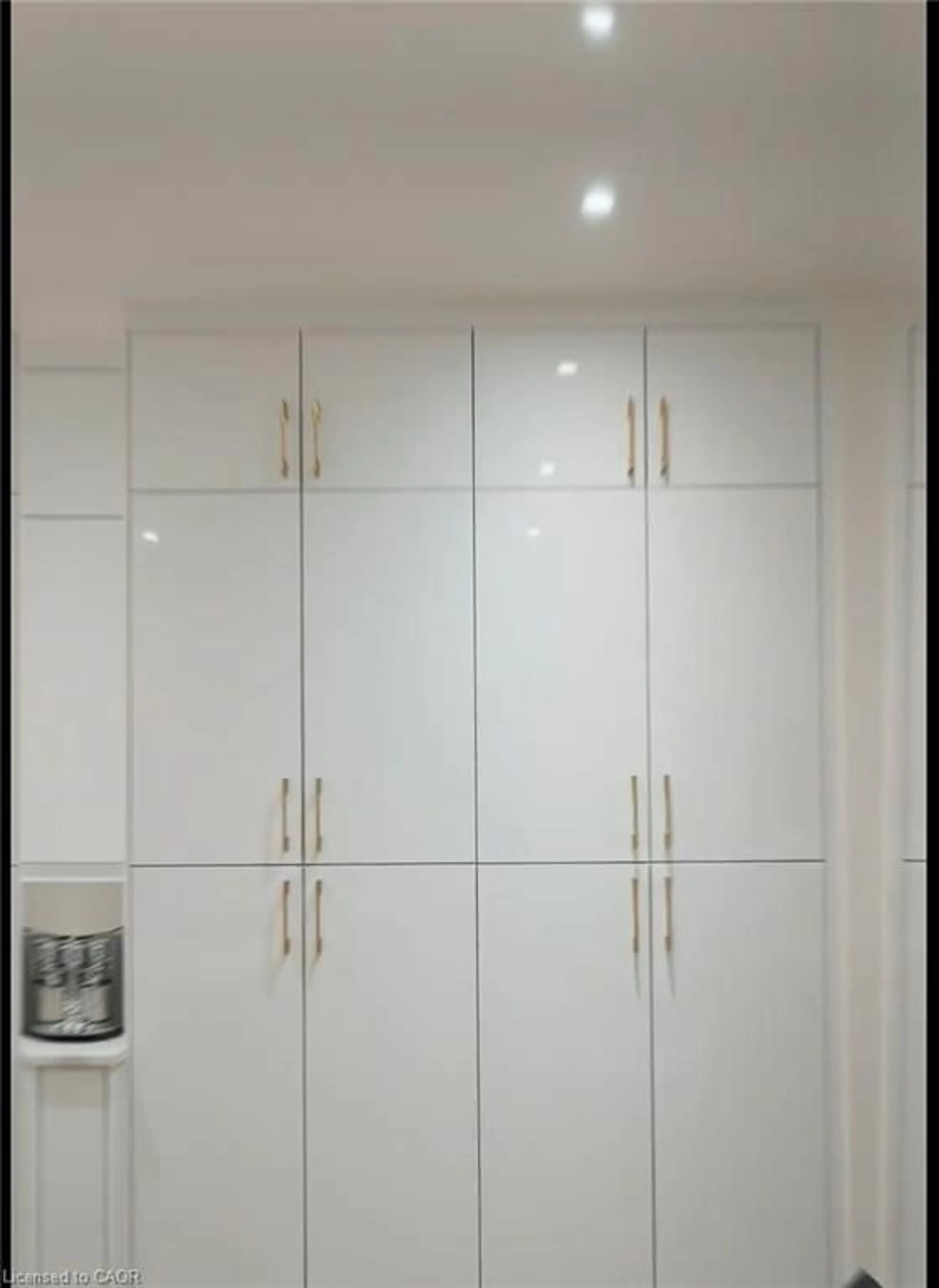 Contemporary kitchen, unknown for 18 Casavant Crt, Maple Ontario L6A 5A5