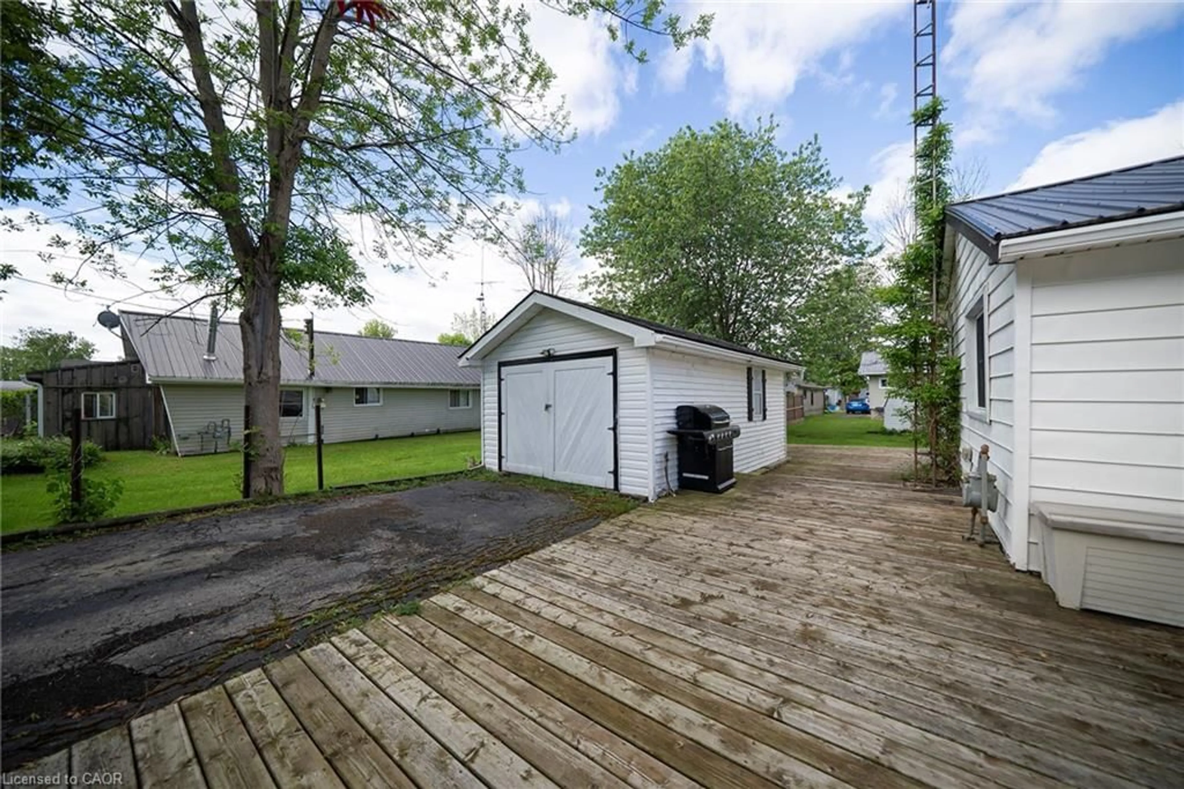 Patio, street for 15 Barbara Dr, Nanticoke Ontario N0A 1L0