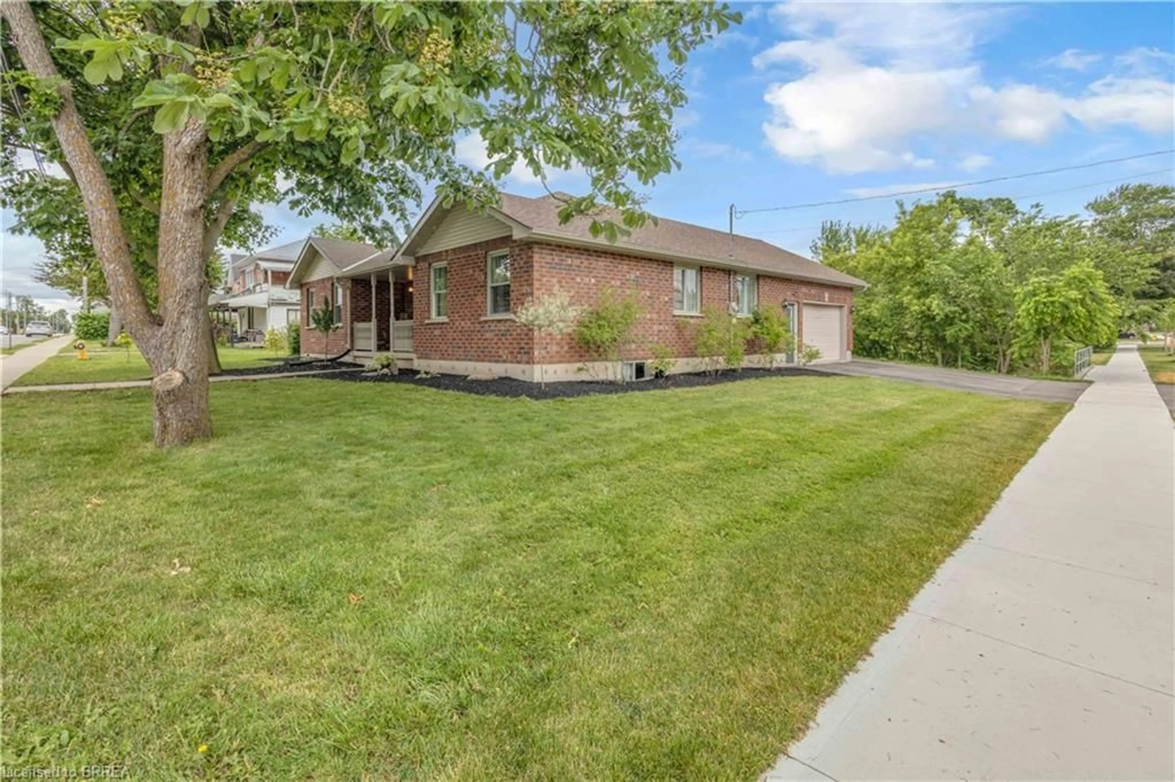 Home with brick exterior material, street for 5 Walpole Dr, Jarvis Ontario N0A 1J0