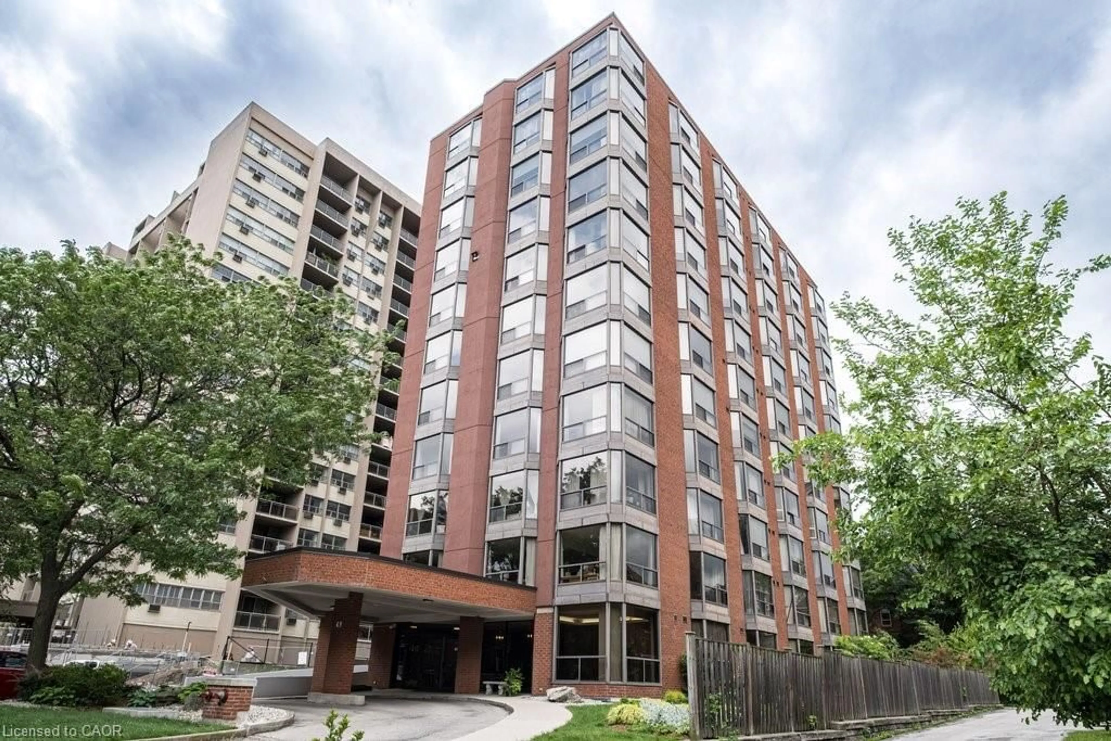 Unknown for 49 Robinson St #200, Hamilton Ontario L8P 1Y7