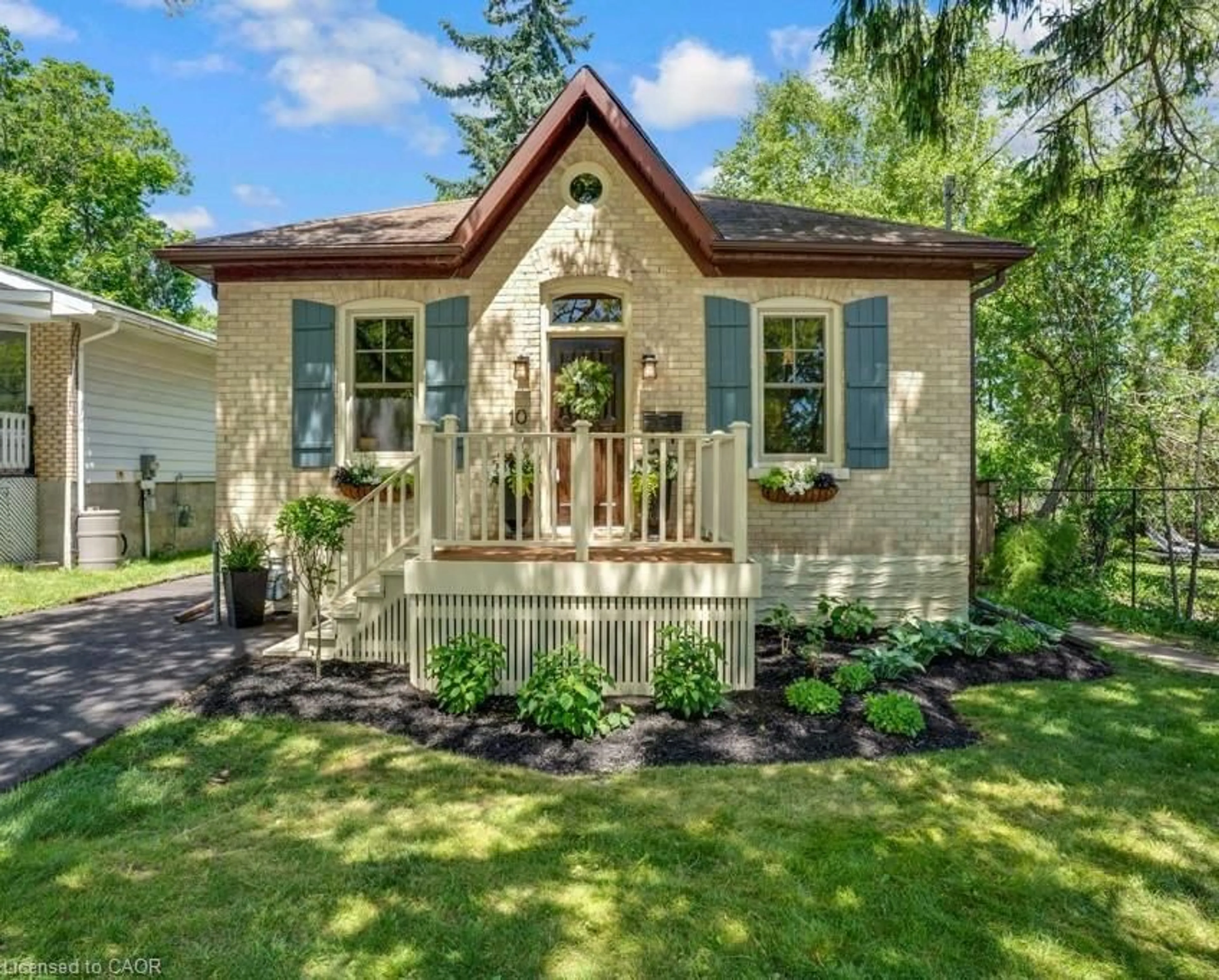 Home with brick exterior material, street for 10 Selkirk St, Cambridge Ontario N1S 1Z1