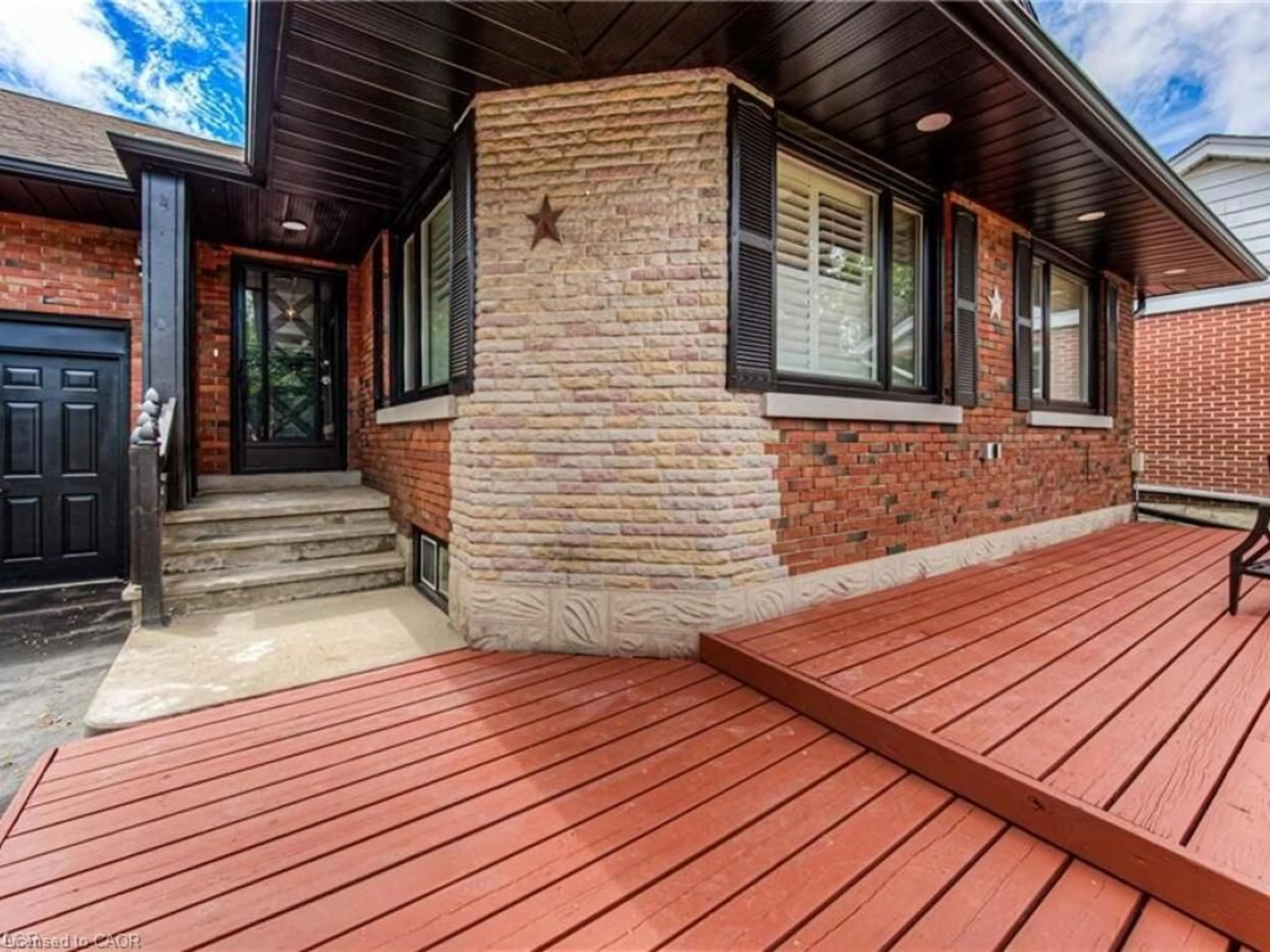 Home with brick exterior material, street for 271 Bedford Rd, Kitchener Ontario N2G 3A7
