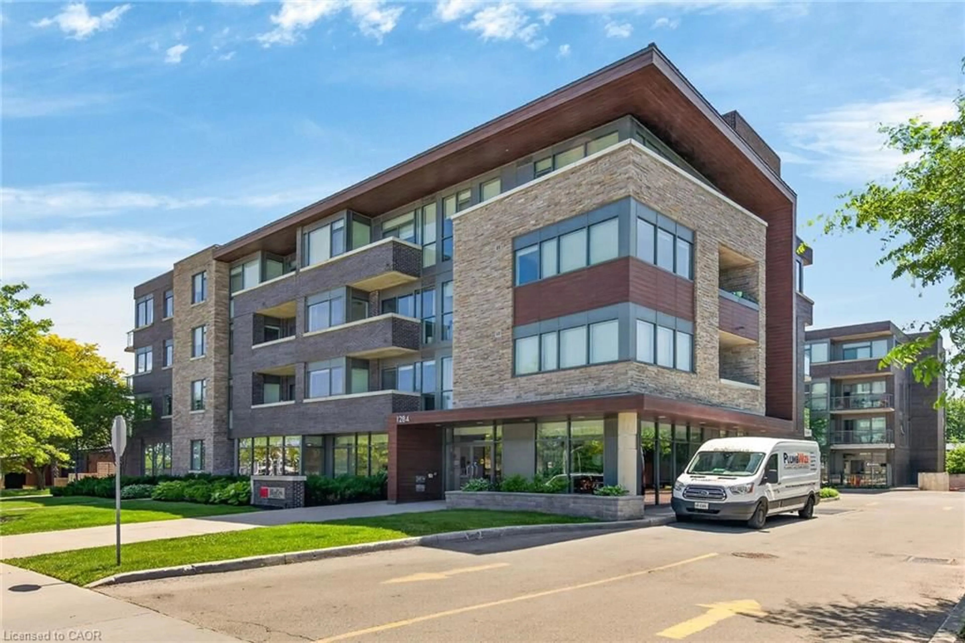 Home with brick exterior material, building for 1284 Guelph Line #214, Burlington Ontario L7P 0T9