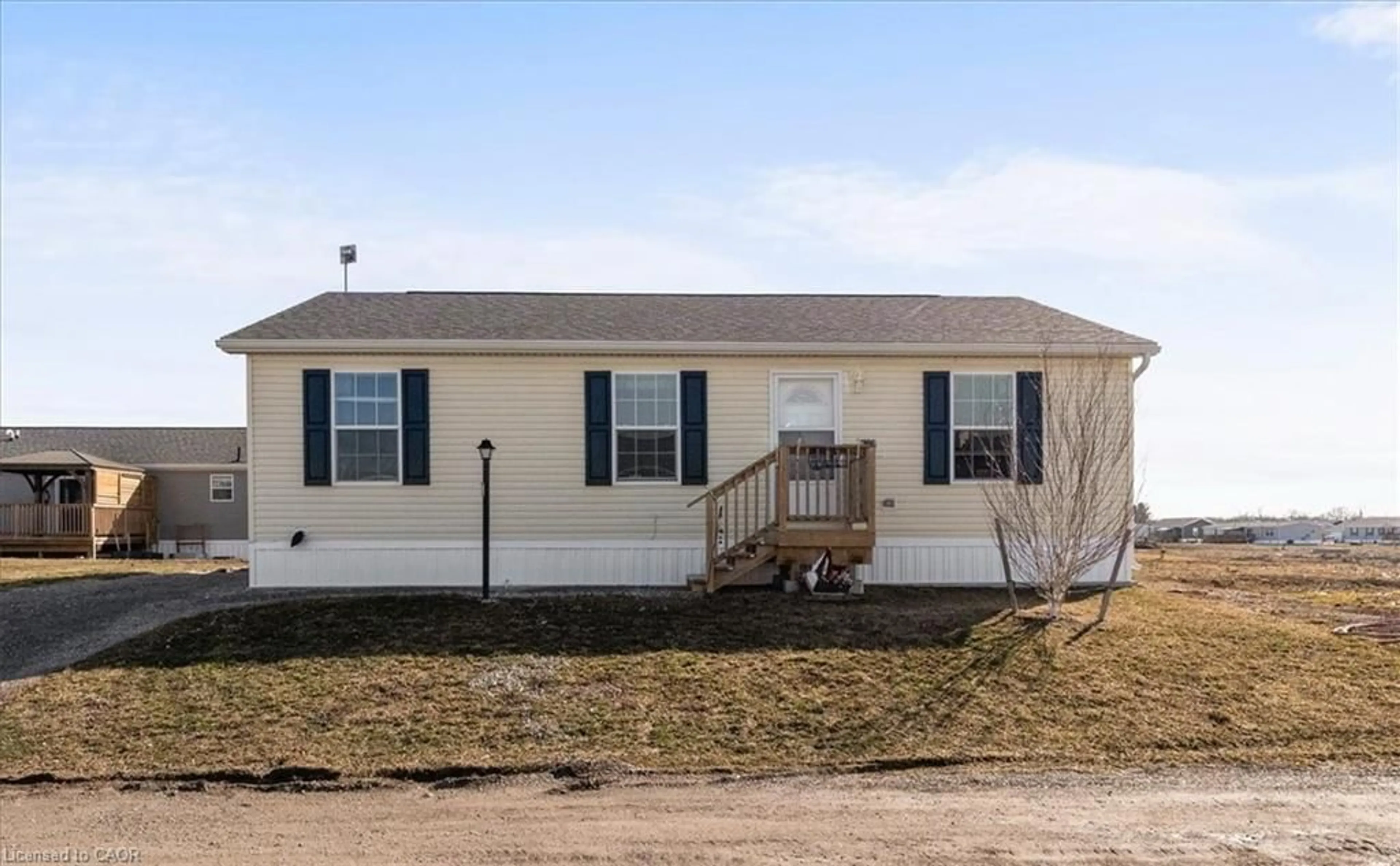 Home with vinyl exterior material, street for 10 Bent Willow Crt, Haldimand County Ontario N0A 1L0