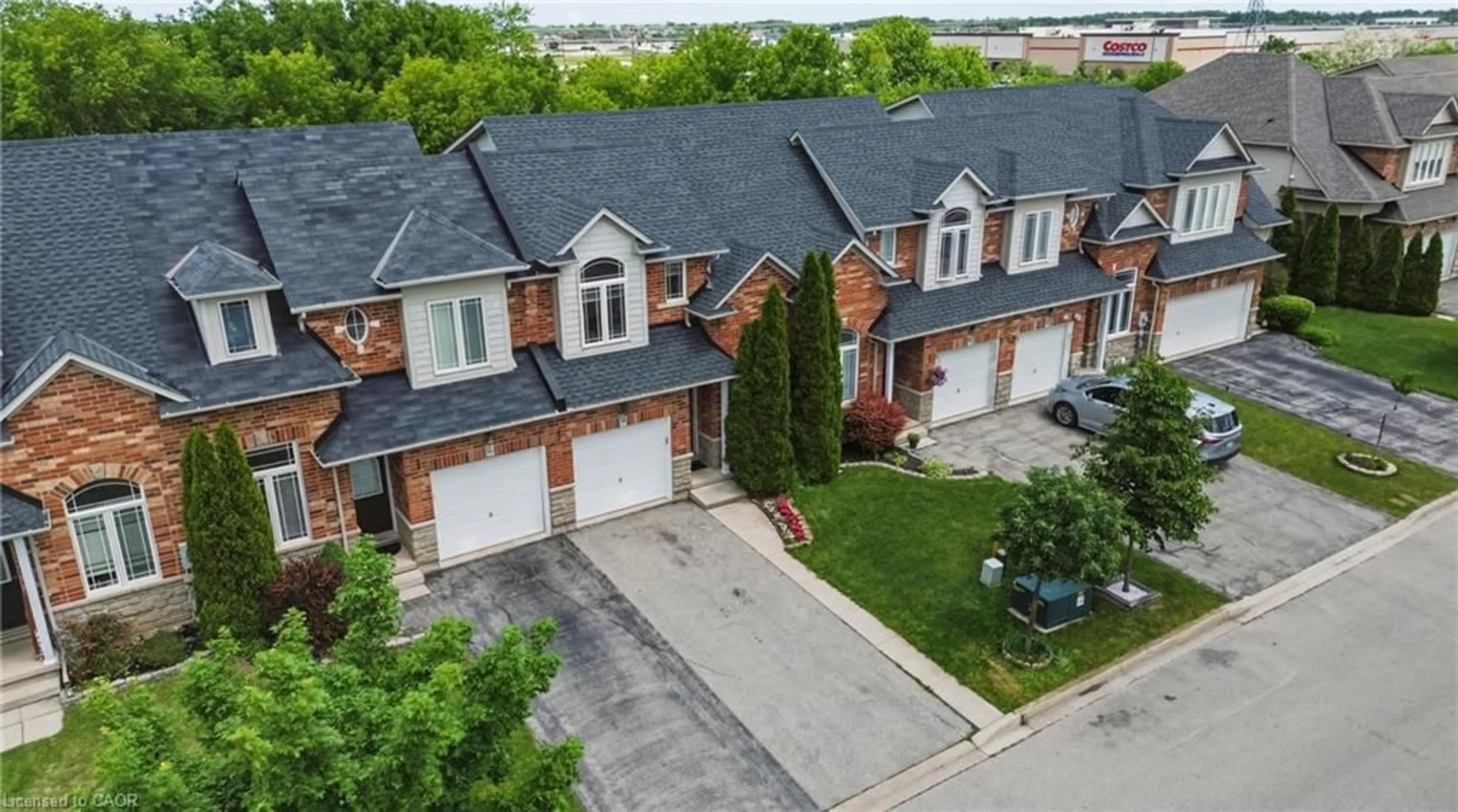 A pic from outside/outdoor area/front of a property/back of a property/a pic from drone, street for 144 Benziger Lane, Stoney Creek Ontario L8E 6G6