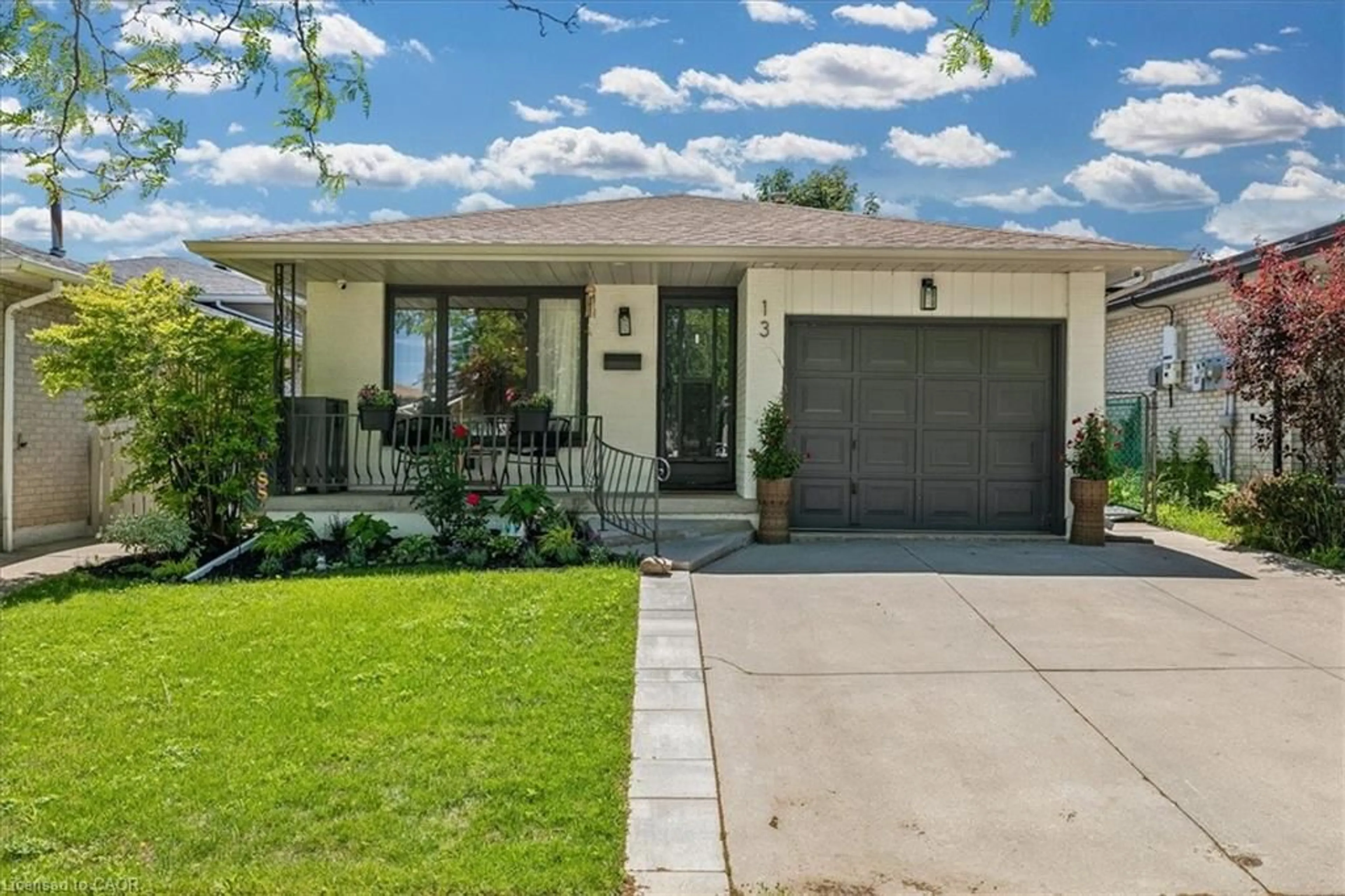 Home with vinyl exterior material, street for 13 Salina Pl, Stoney Creek Ontario L8G 4L4