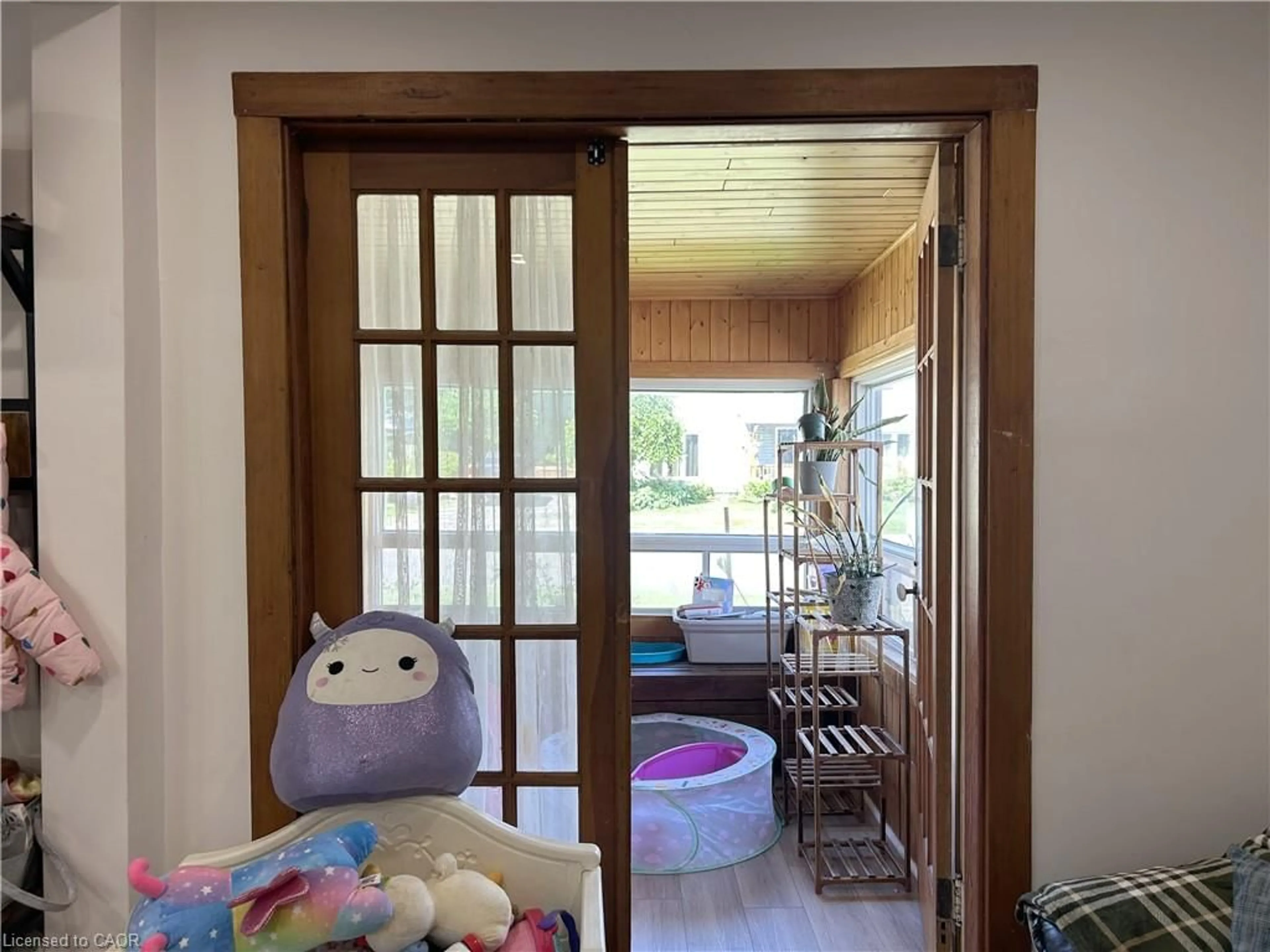 Indoor entryway for 191 Queen St, Simcoe Ontario N3Y 3Y7